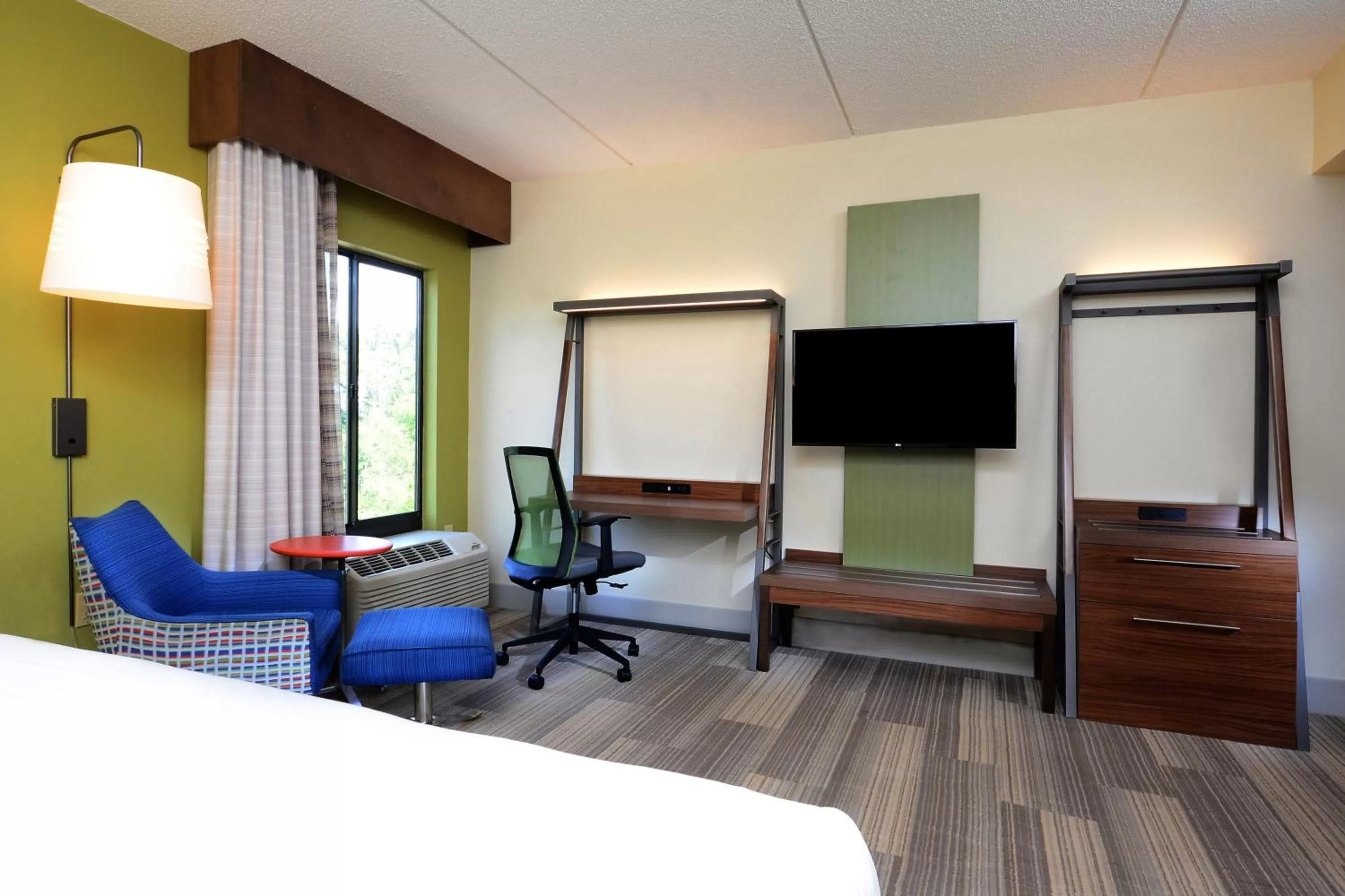 Photo of the whole room, Bed in Holiday Inn Express & Suites Raleigh Durham Airport at RTP by IHG