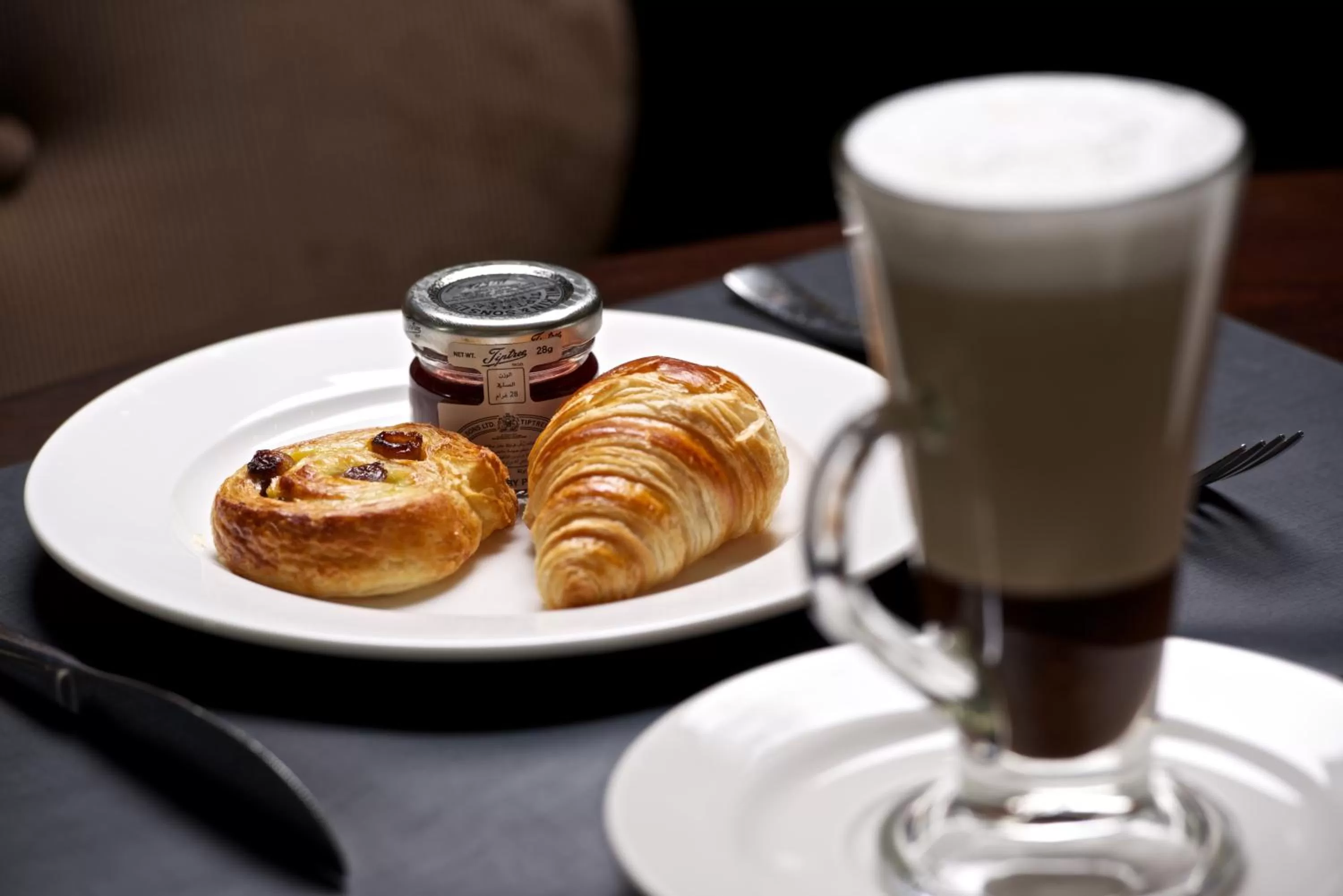 Restaurant/places to eat in Fraser Suites Doha