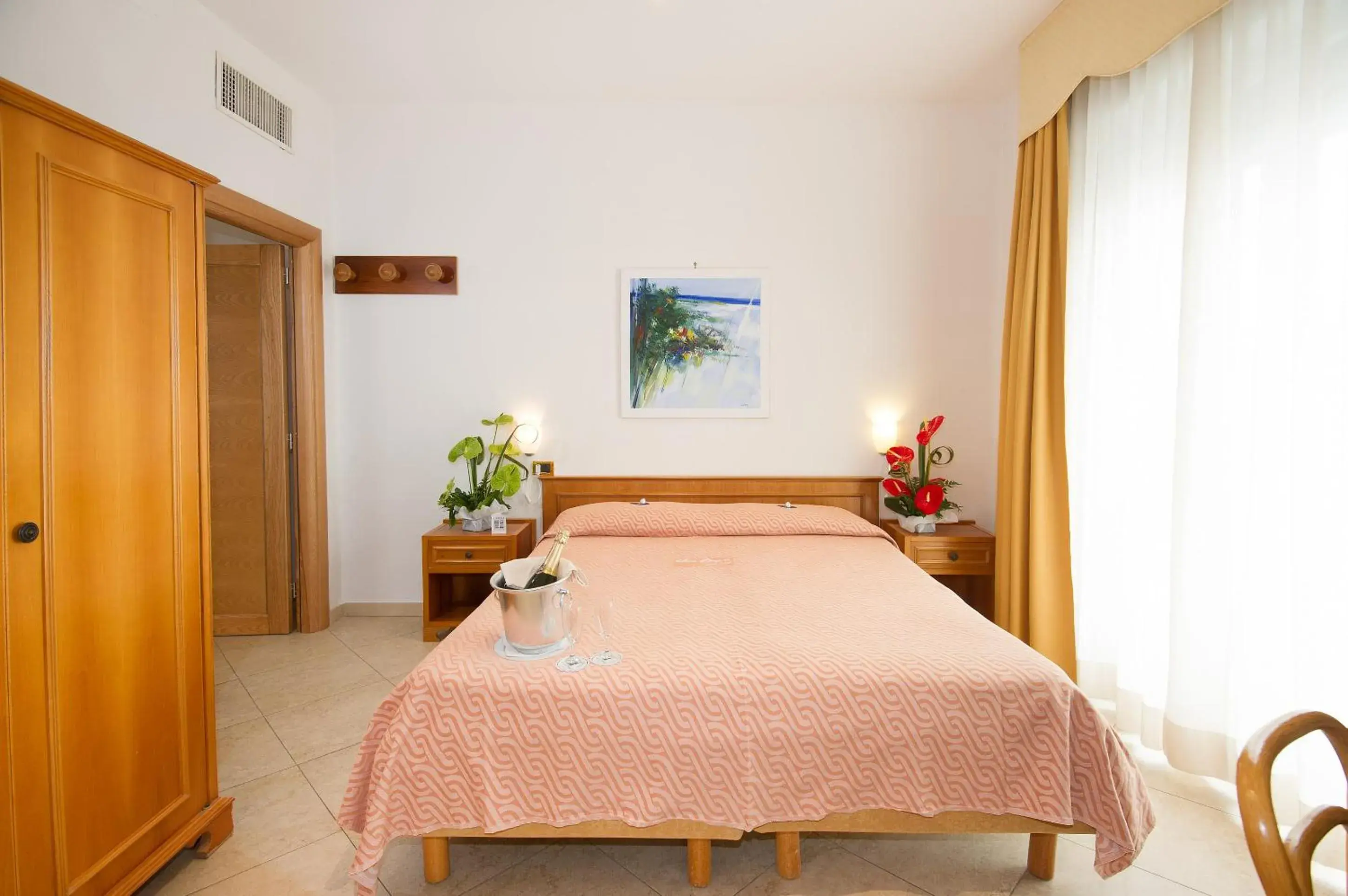 Bed in Joli Park Hotel - Caroli Hotels