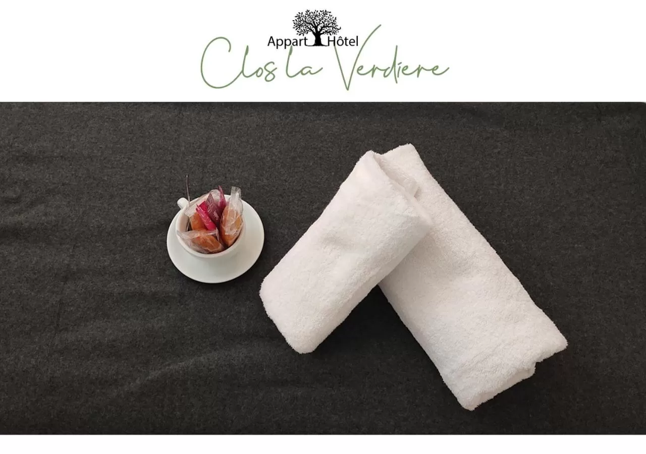 Food in Le Clos la Verdière