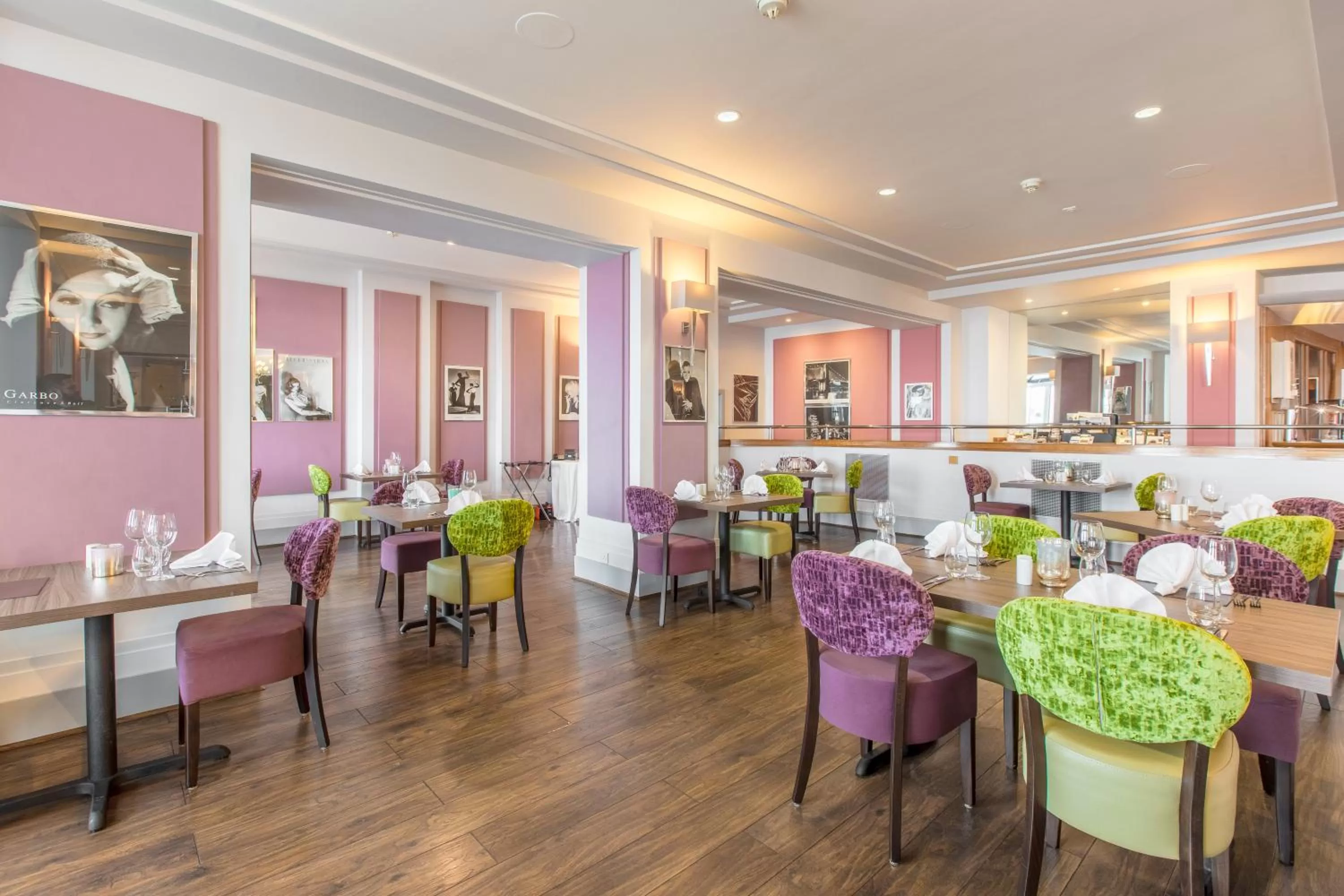 Restaurant/places to eat in The Empress Hotel