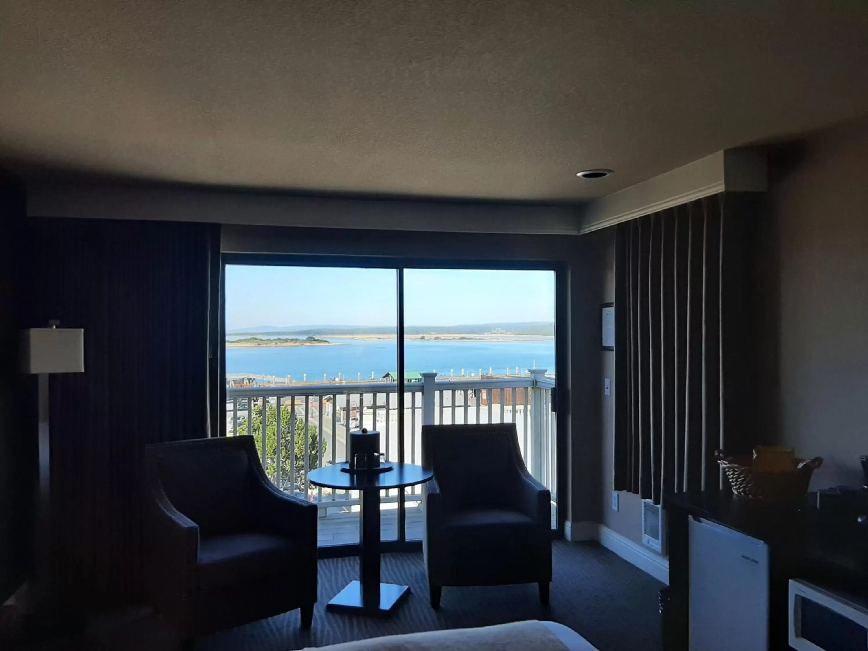 King Room with Balcony in Bandon Inn King Room with Balcony in Bandon Inn