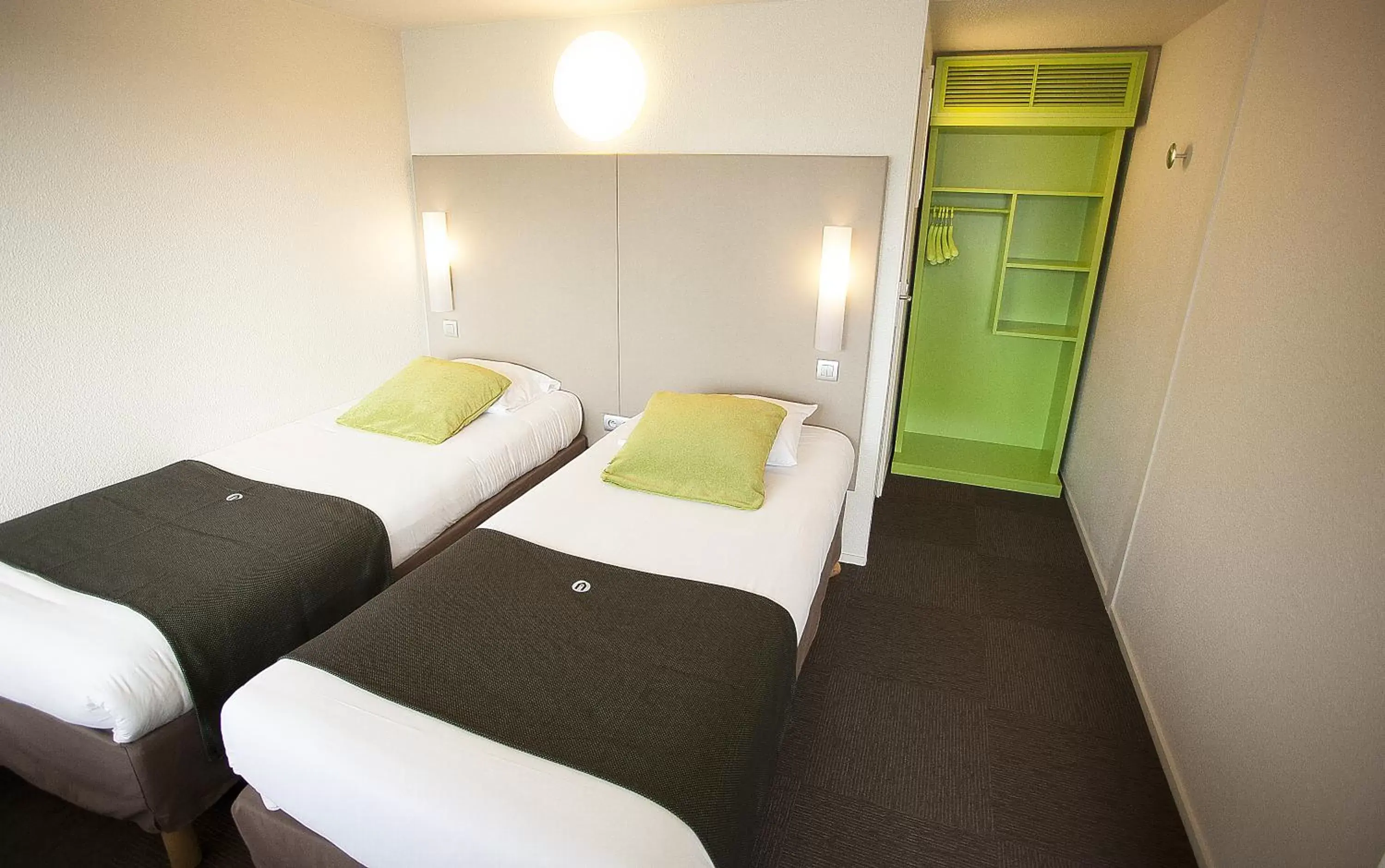 Bedroom, Bed in Campanile Mulhouse - Morschwiller