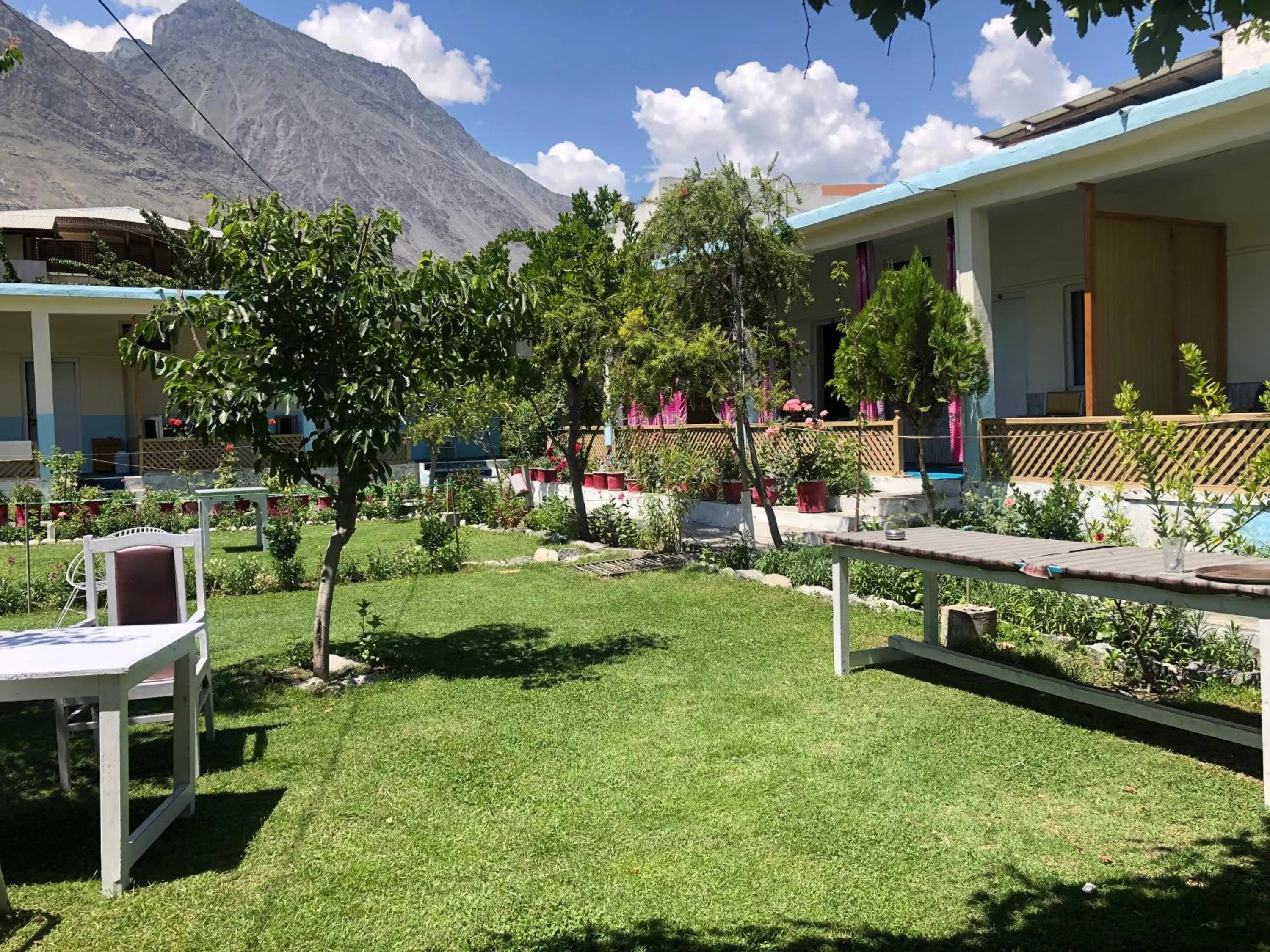 Garden in Madina Hotel 2