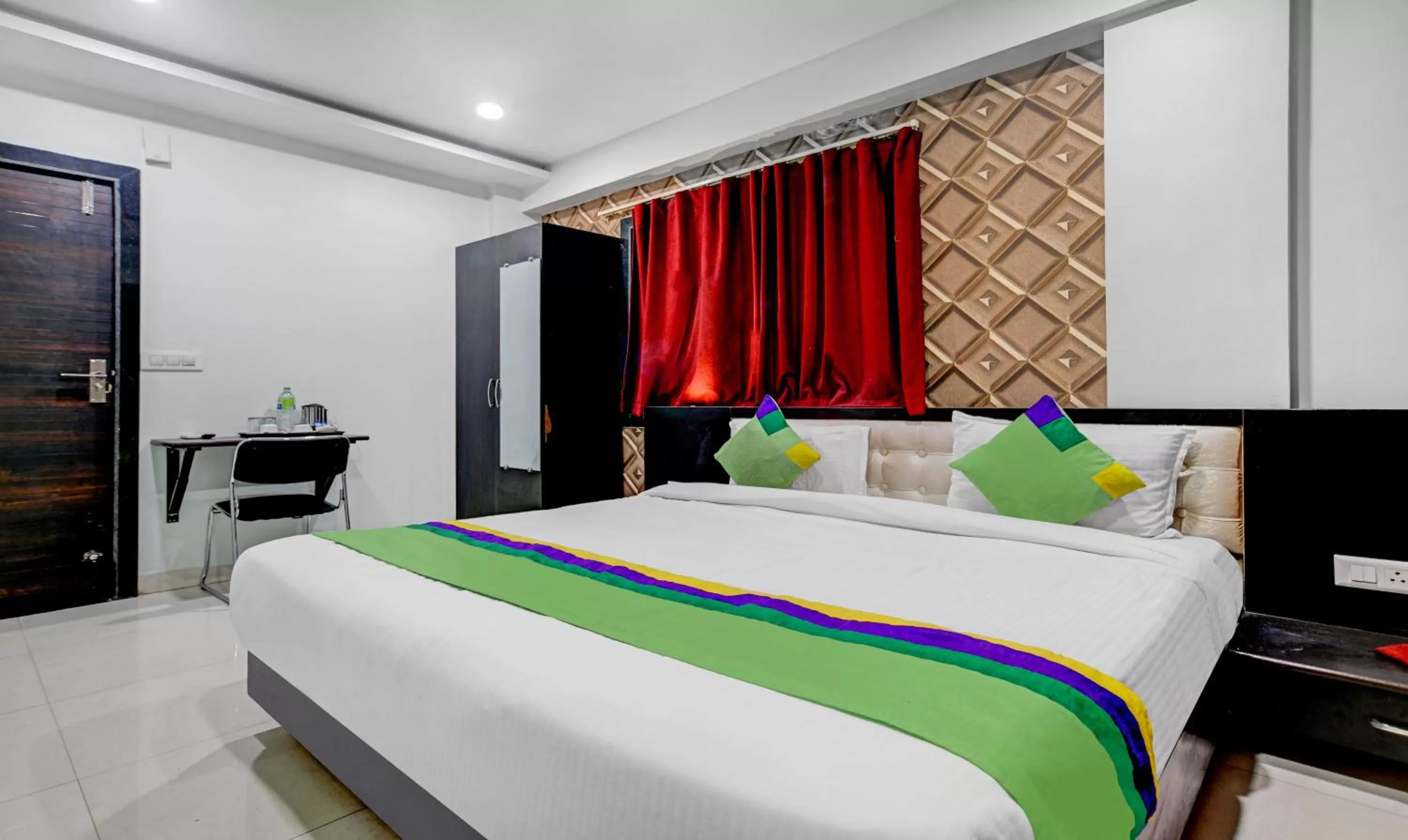 Bed in Treebo Trend A5