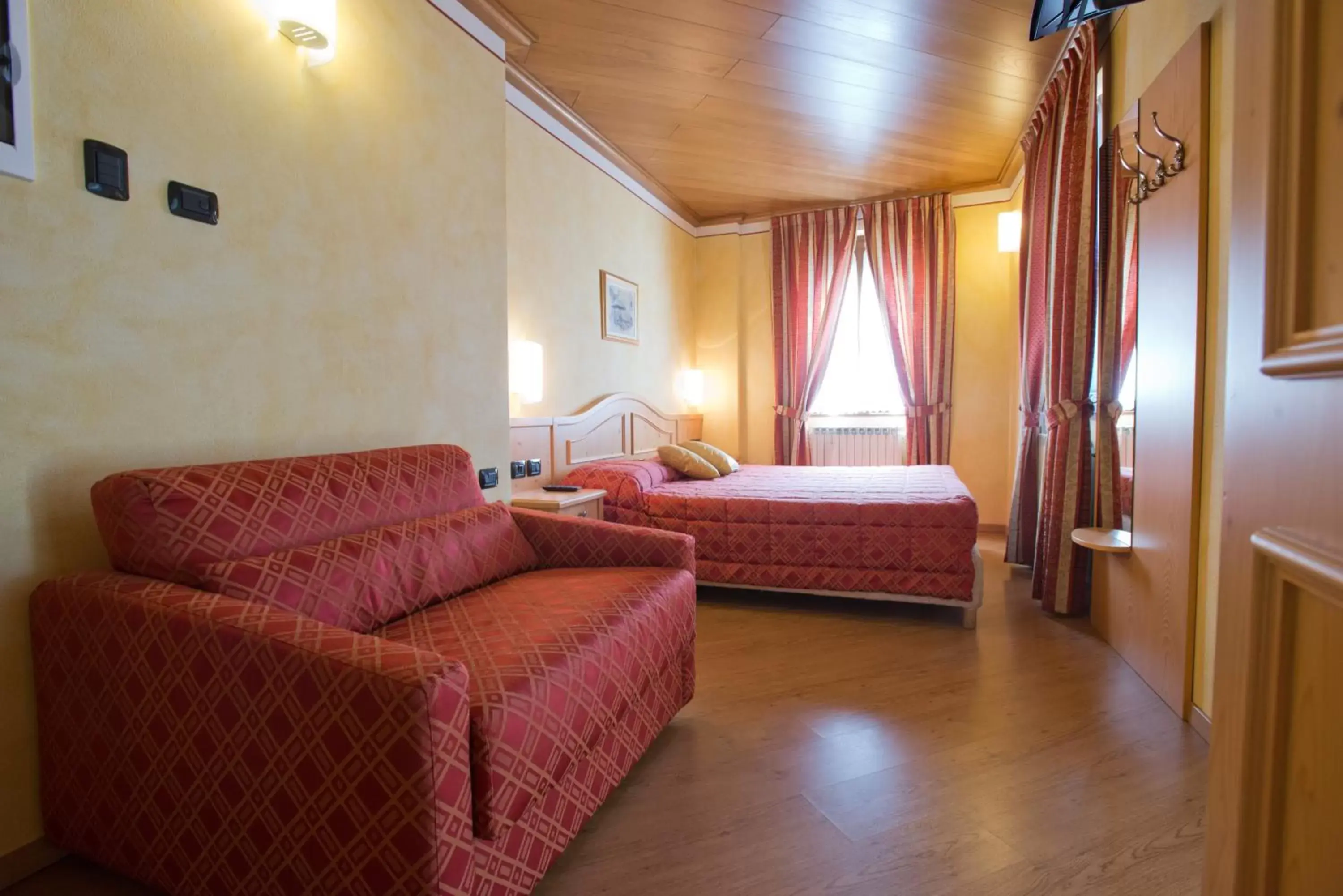 Photo of the whole room, Room Photo in Hotel Garni Le Corti