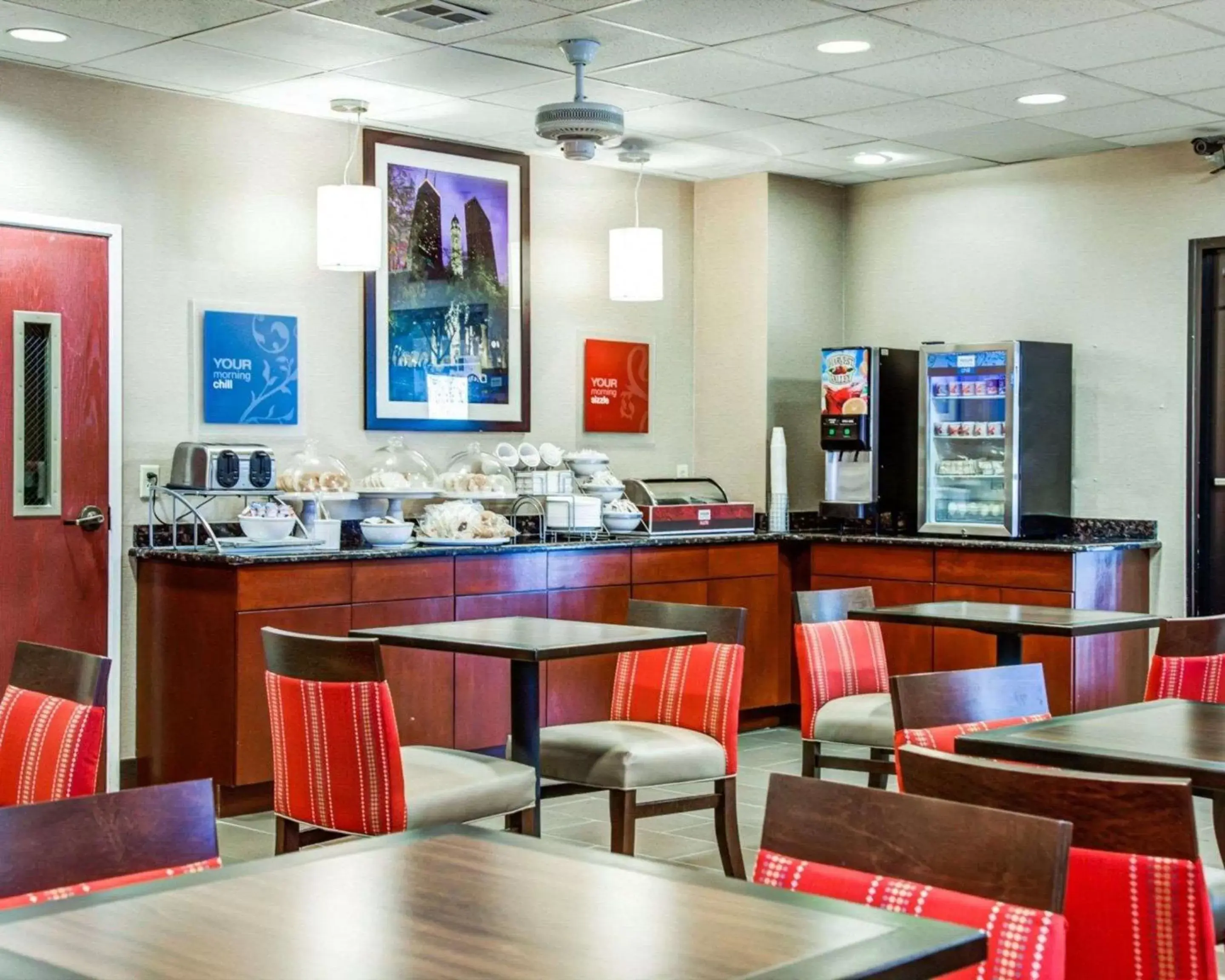 Restaurant/Places to Eat in Comfort Suites Lombard/Addison