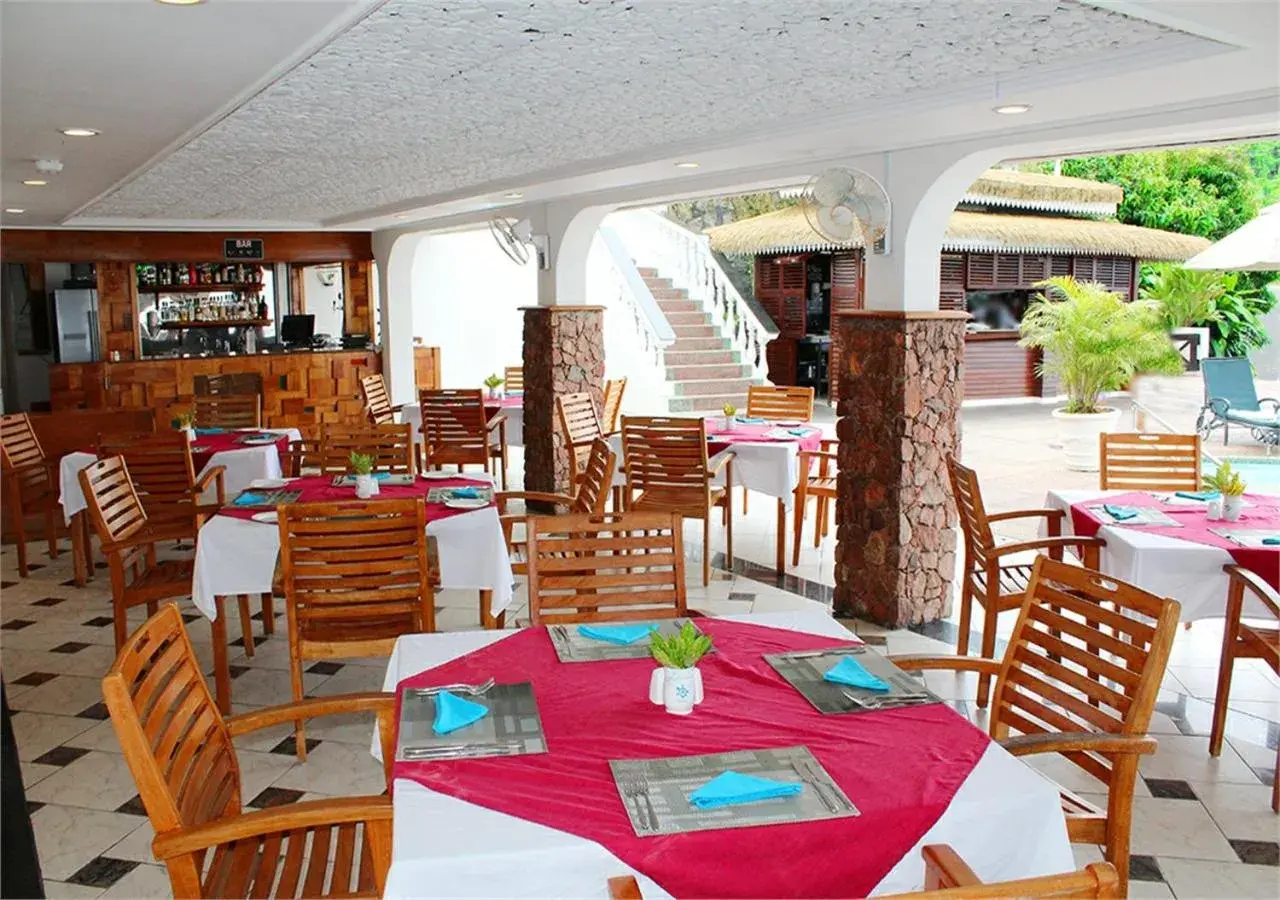 Restaurant/Places to Eat in Le Relax Hotel and Restaurant