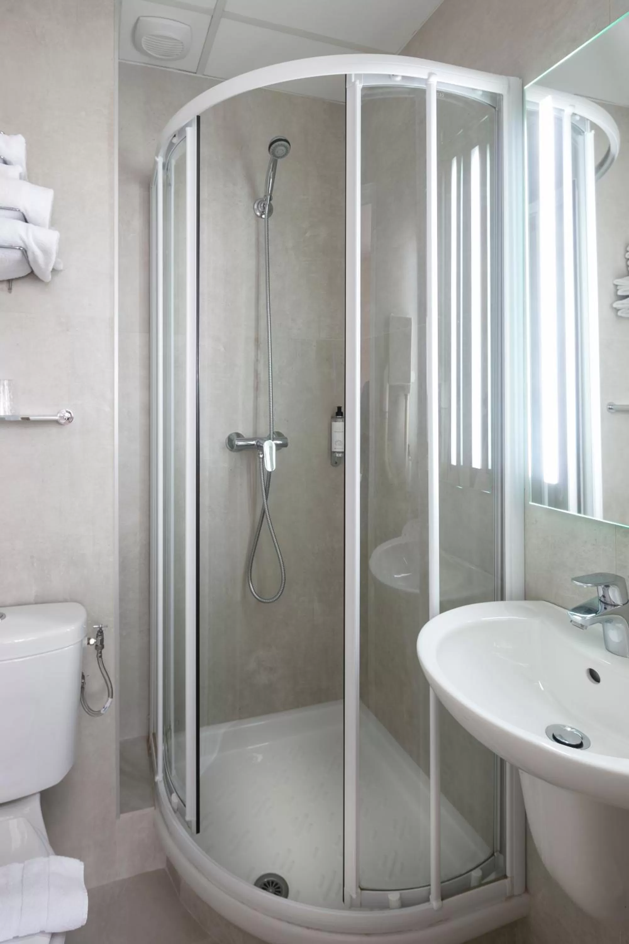 Bathroom in L'Esterel