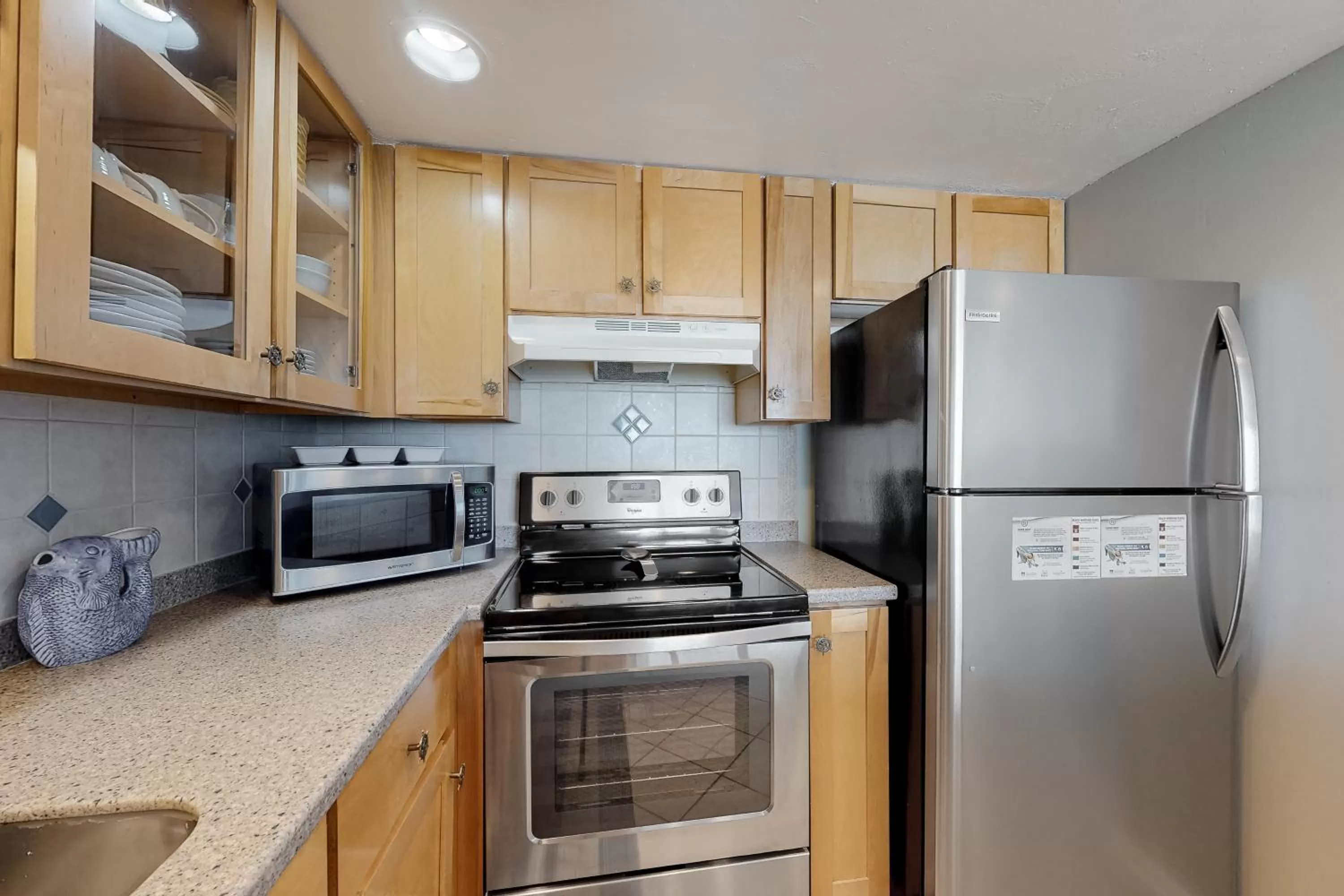 Kitchen/Kitchenette in Island Winds West #578