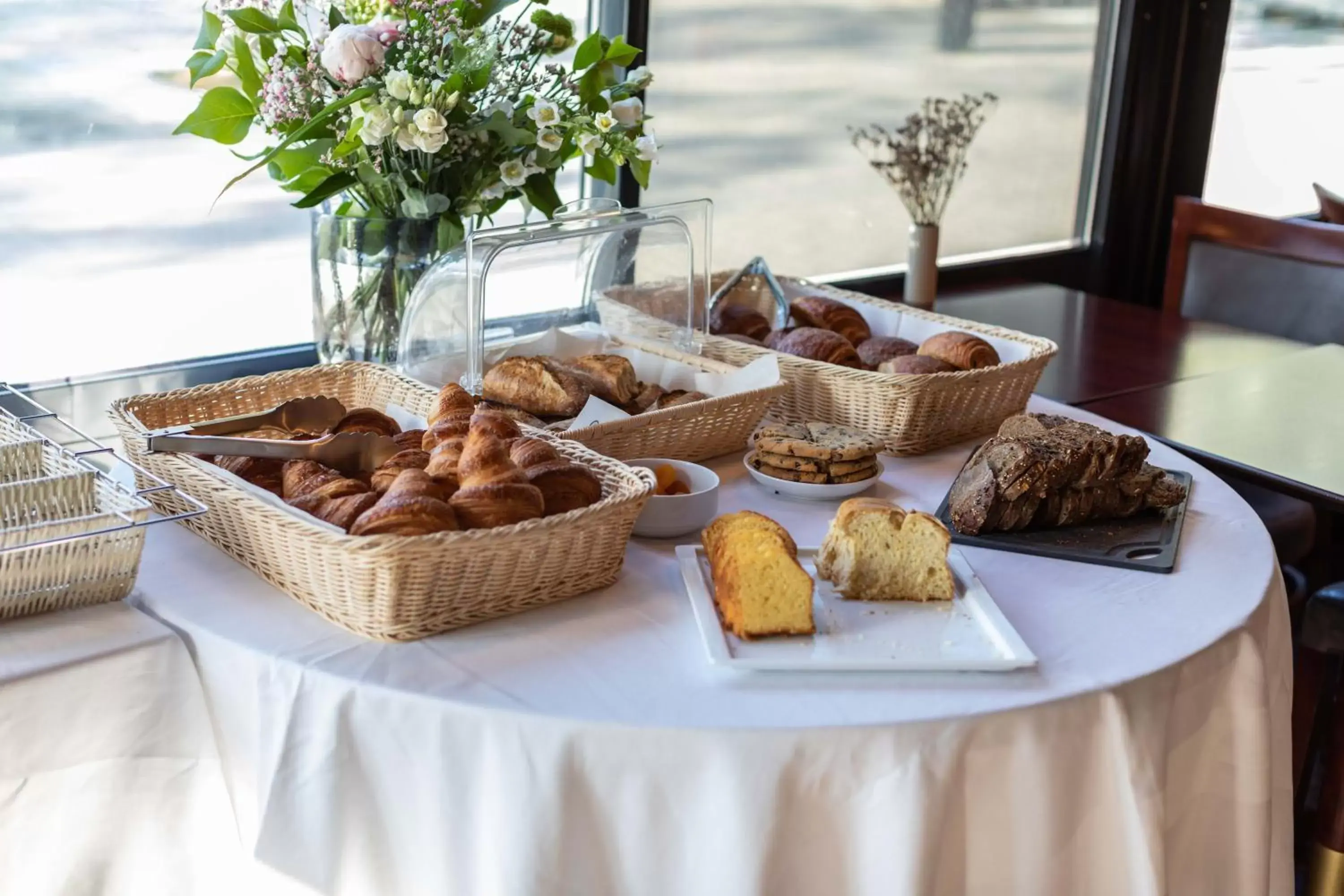 Breakfast in le paris brest hotel