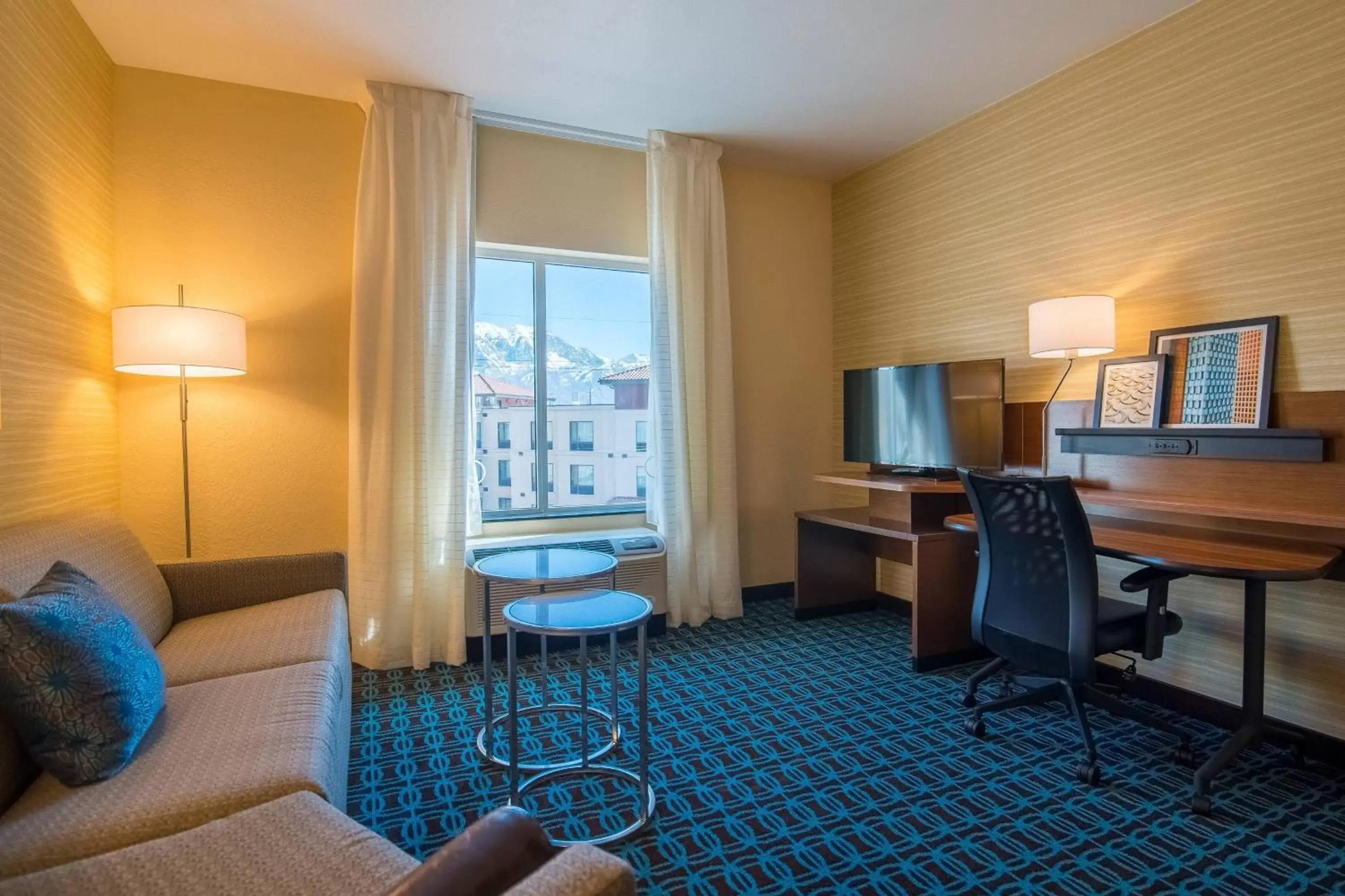 Living room, TV/Entertainment Center in Fairfield Inn & Suites by Marriott Provo Orem