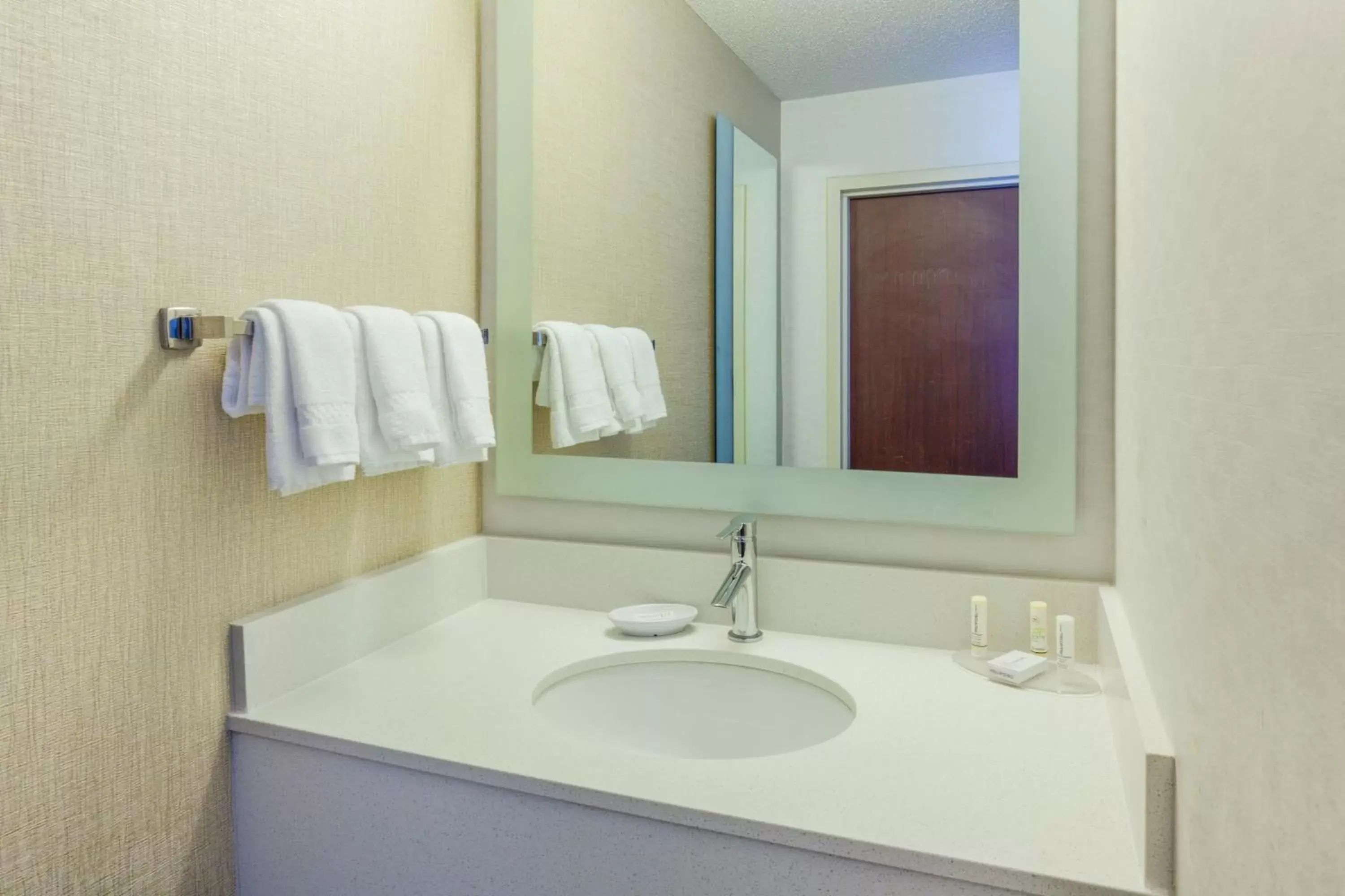 Bathroom in SpringHill Suites Minneapolis West St. Louis Park