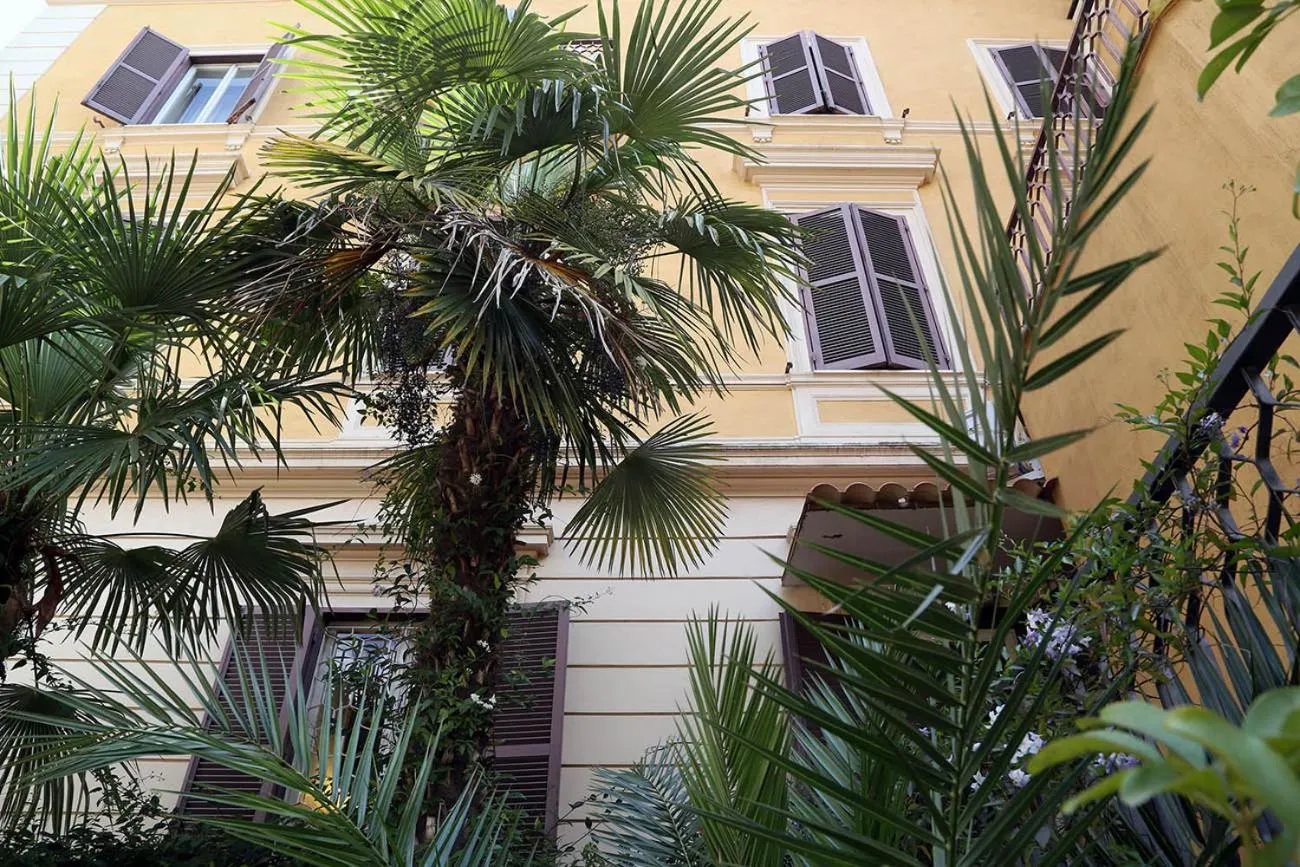 Property building in Roma Room Hotel