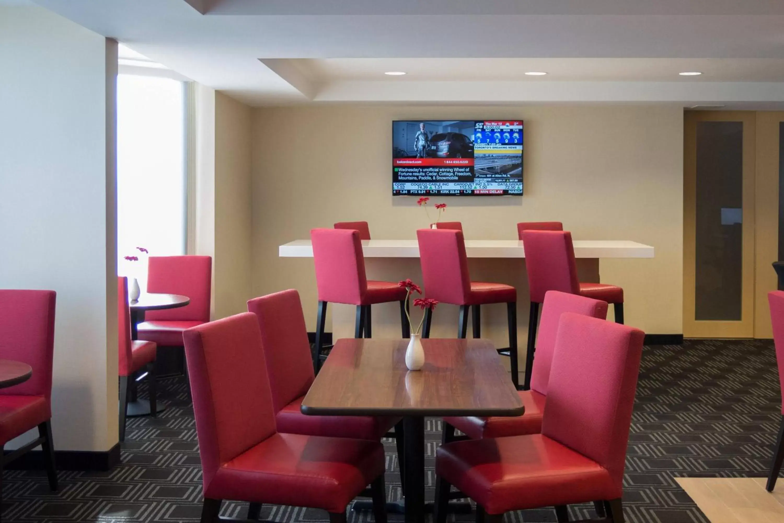 Lounge or bar, Restaurant/Places to Eat in TownePlace Suites by Marriott Toronto Northeast/Markham