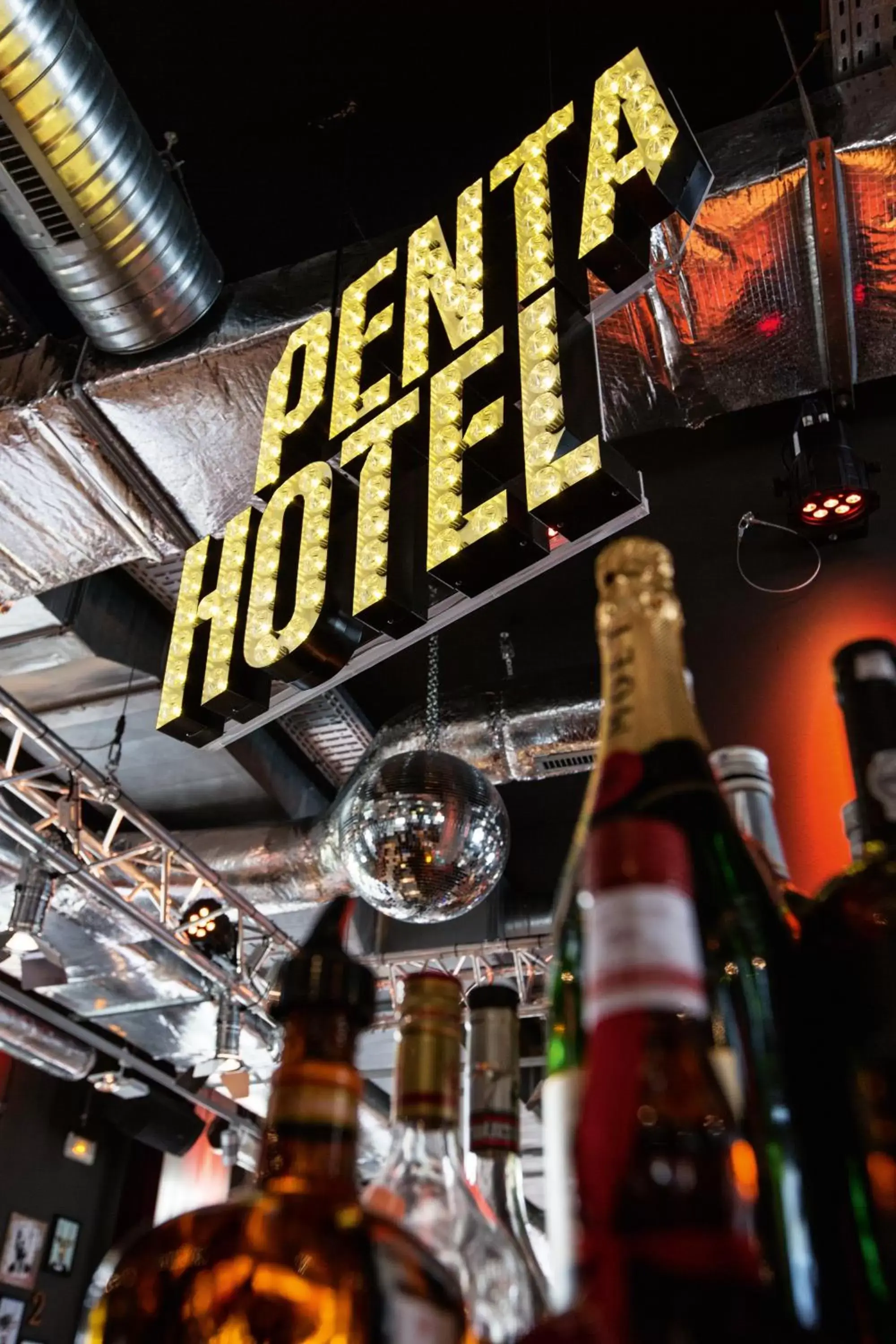 Lobby or reception in pentahotel Reading Lobby or reception in pentahotel Reading