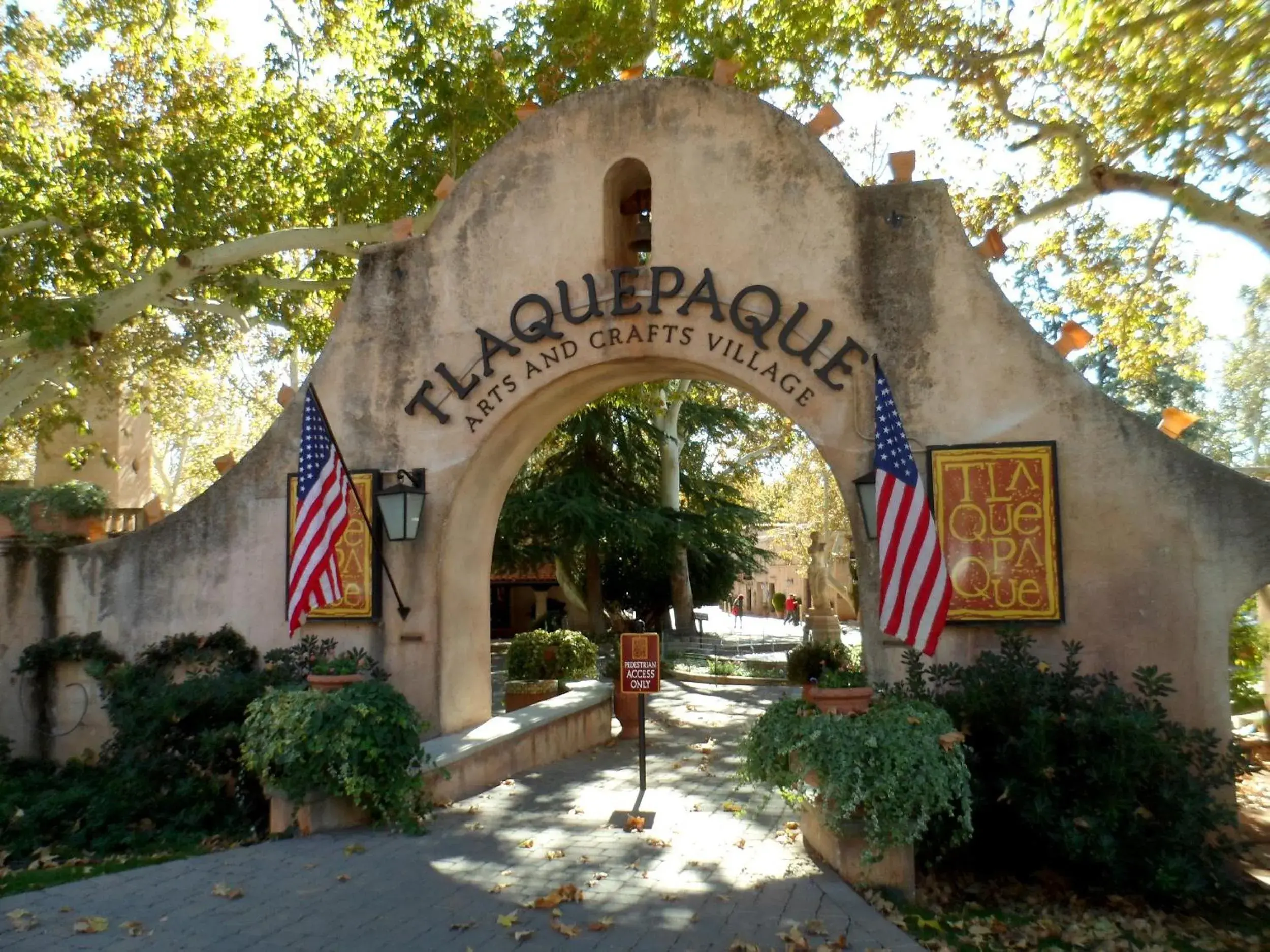 Facade/entrance, Property Logo/Sign in Baby Quail Inn