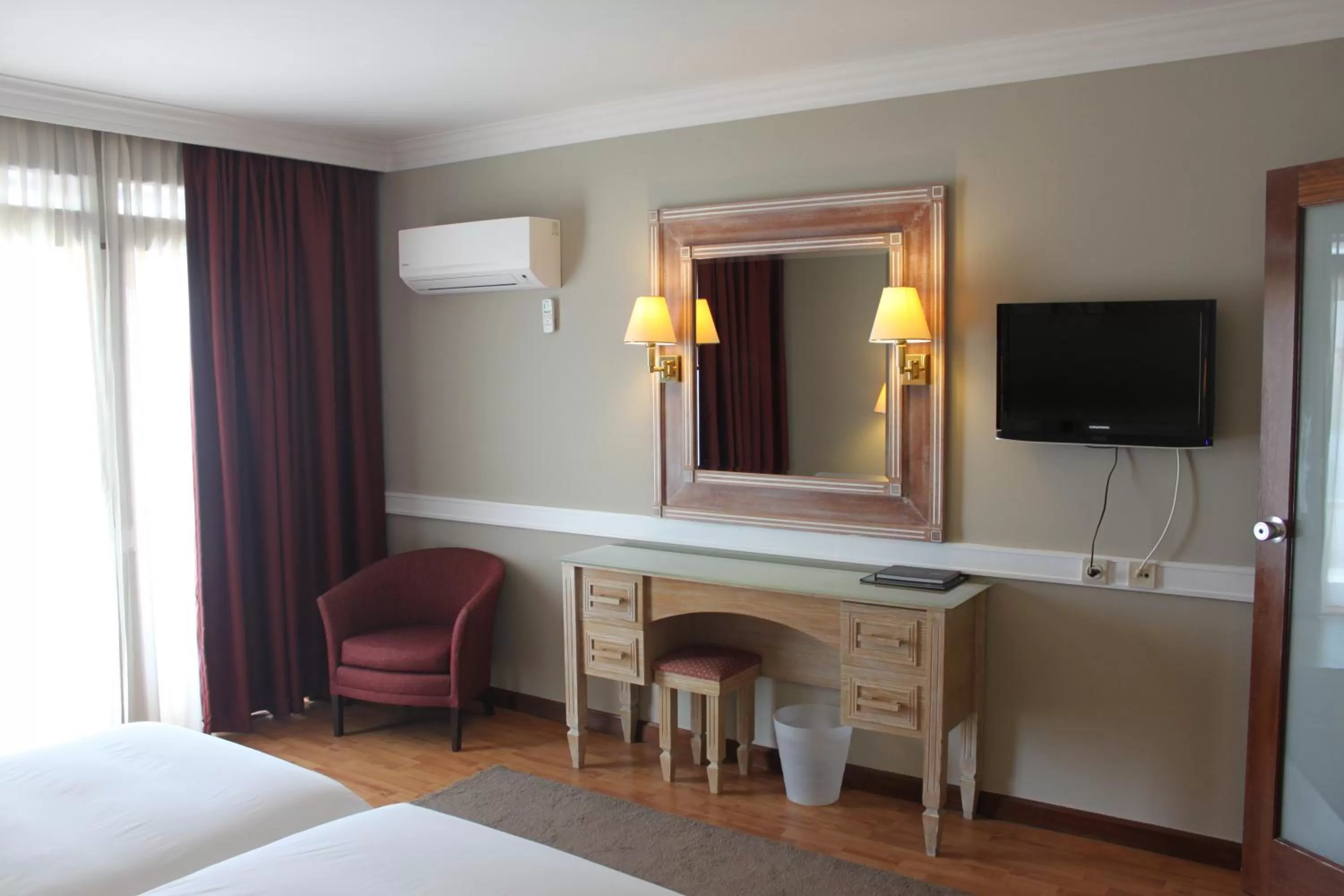 Decorative detail, Bed in Hotel Suave Mar