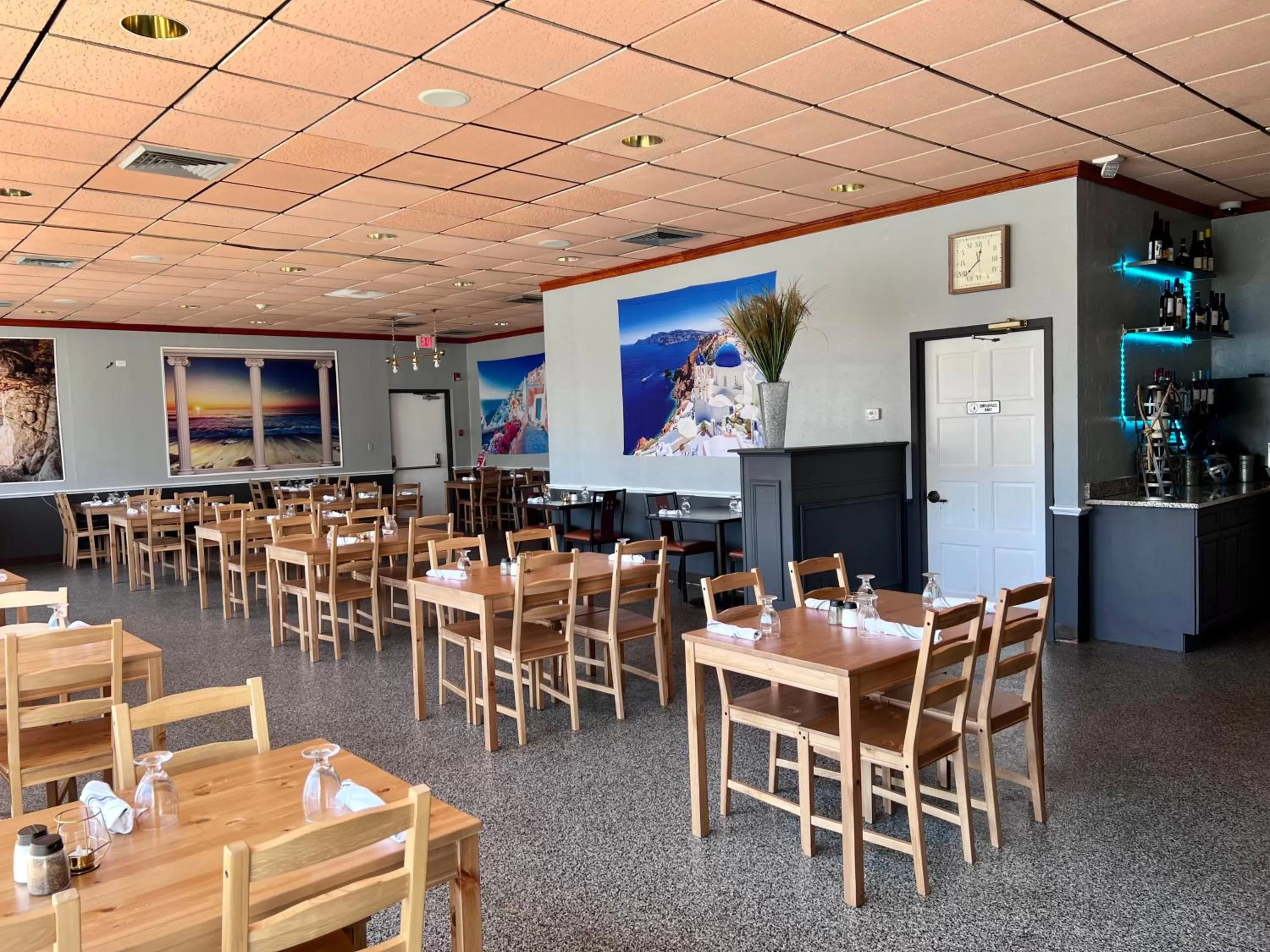 Restaurant/places to eat in Falmouth Inn