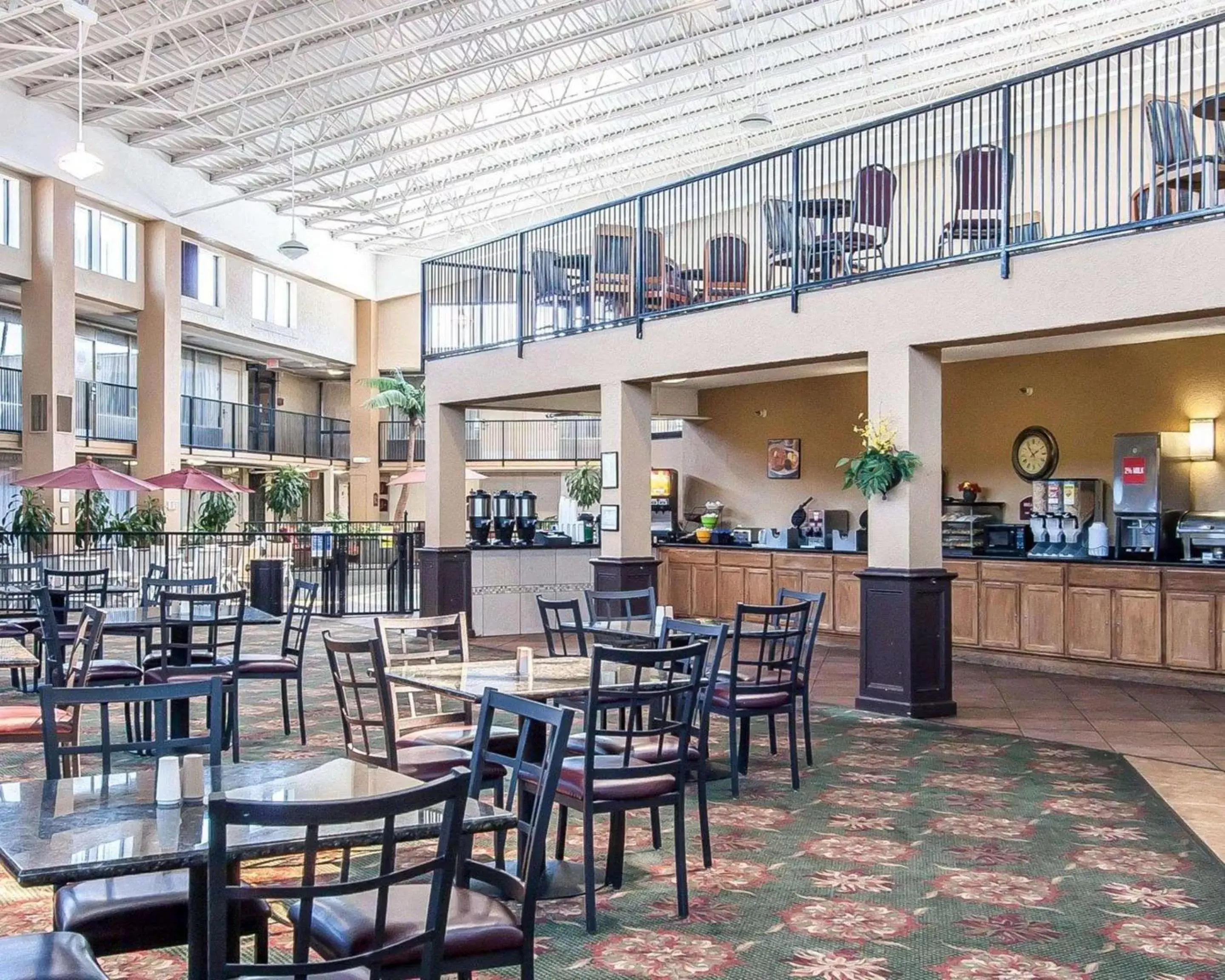 Restaurant/Places to Eat in Clarion Inn Murfreesboro