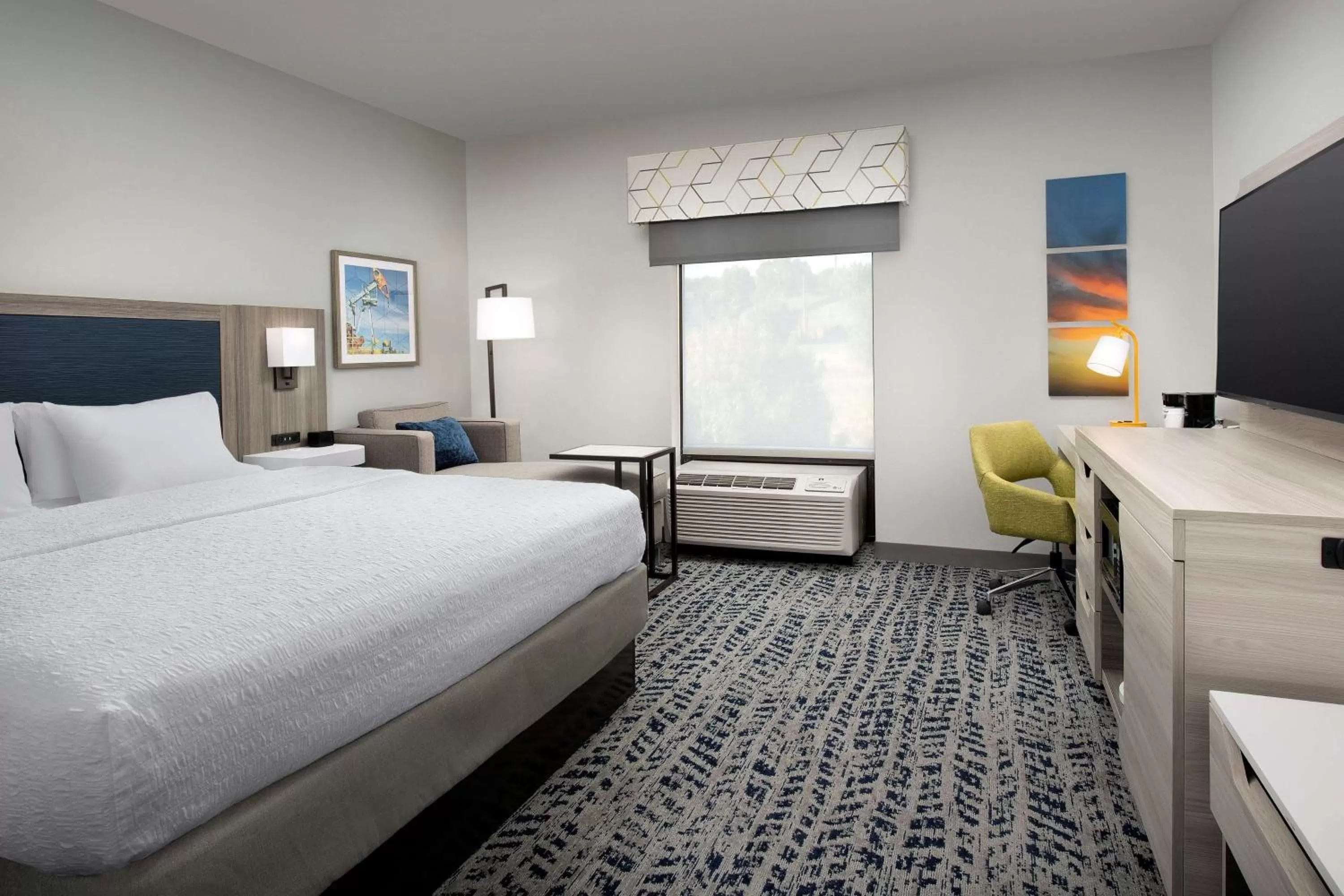 Bedroom, Bed in Hampton Inn Duncan