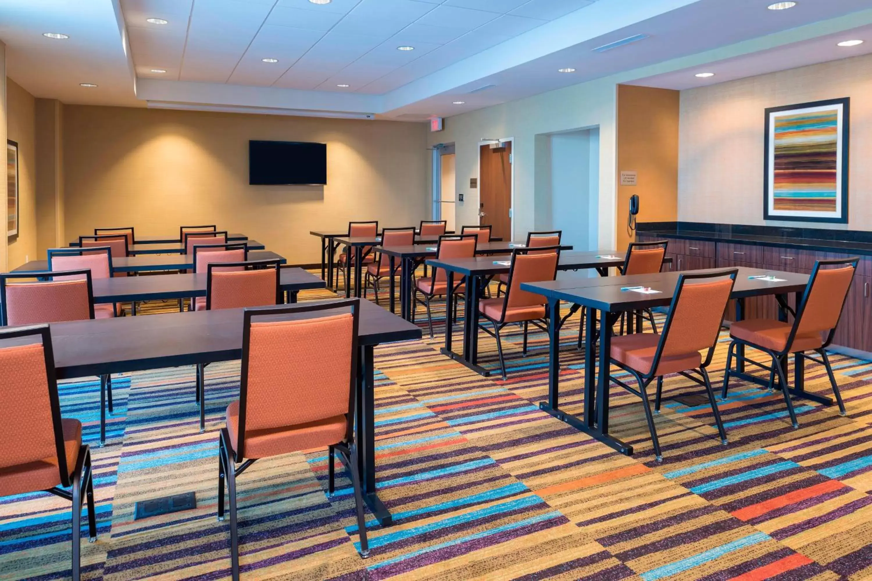 Meeting/conference room, Restaurant/Places to Eat in Fairfield Inn & Suites by Marriott Indianapolis Fishers