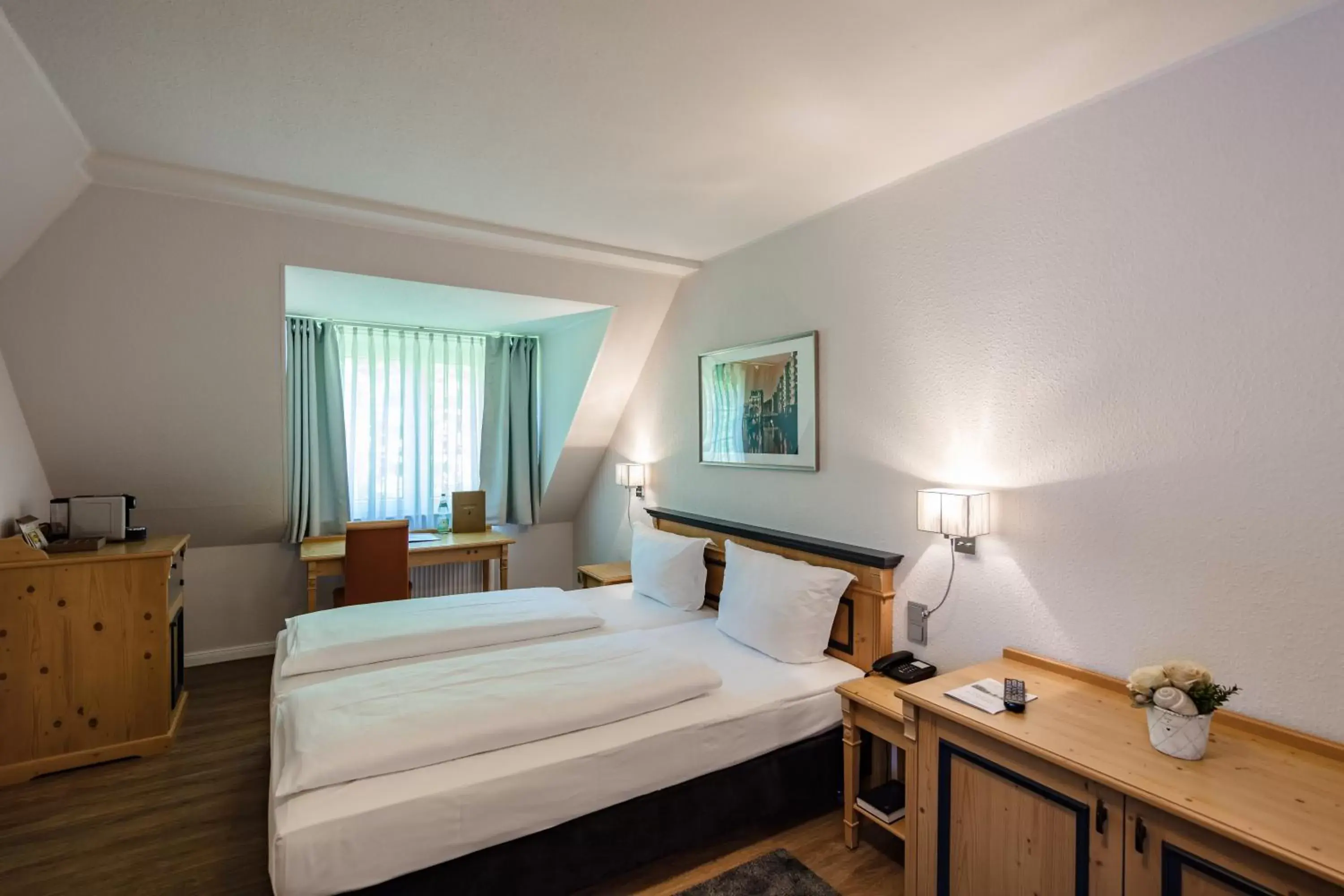 Bed in Hotel Zum Zeppelin Hamburg