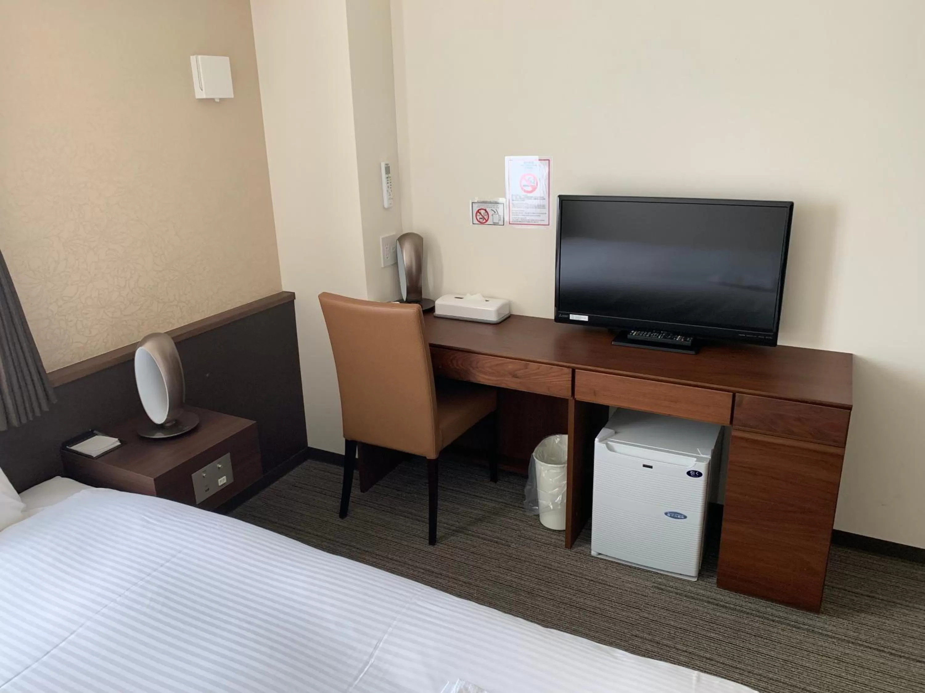 Photo of the whole room, Bed in Bande Hotel Osaka