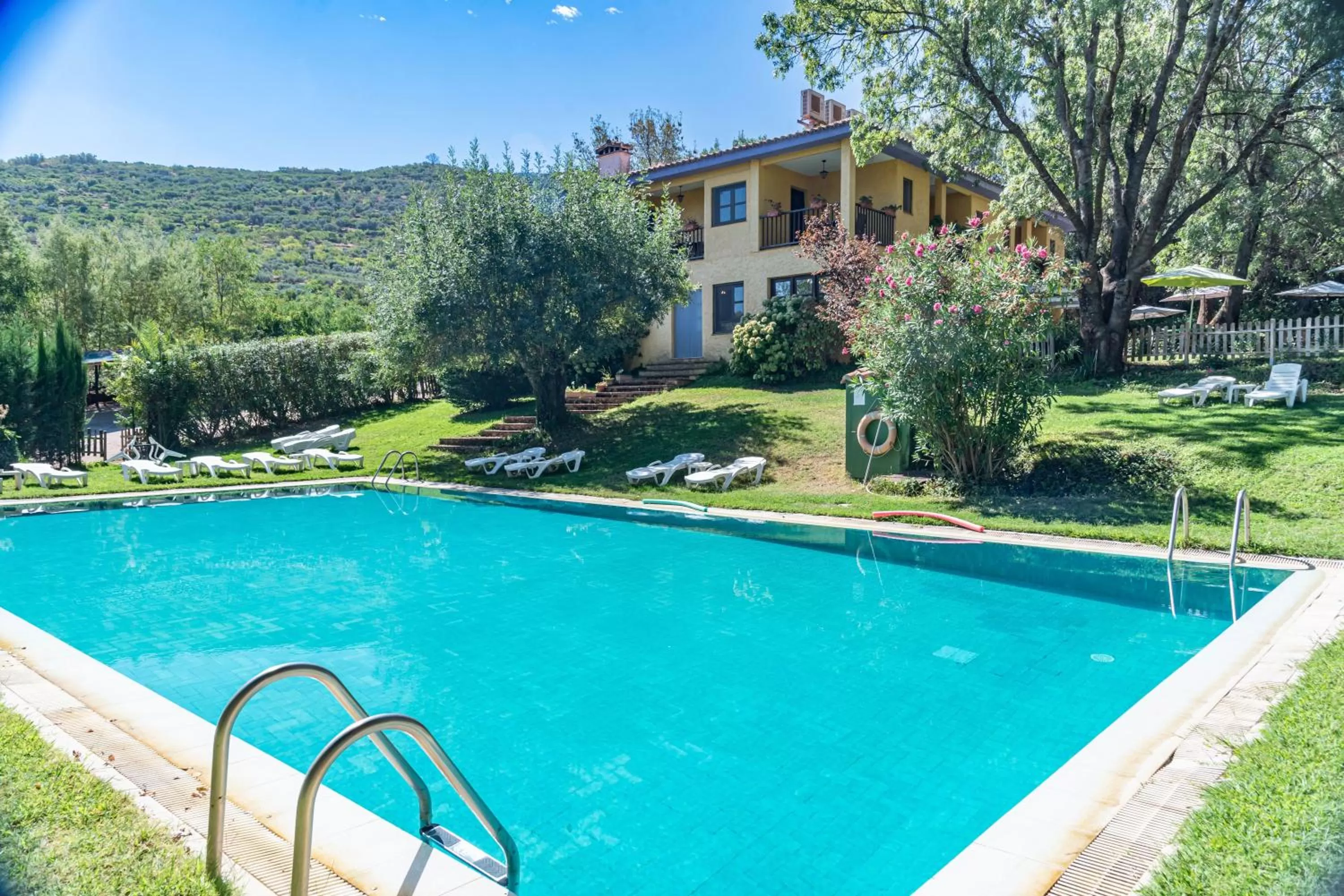 Swimming pool in Hotel Rural Xerete
