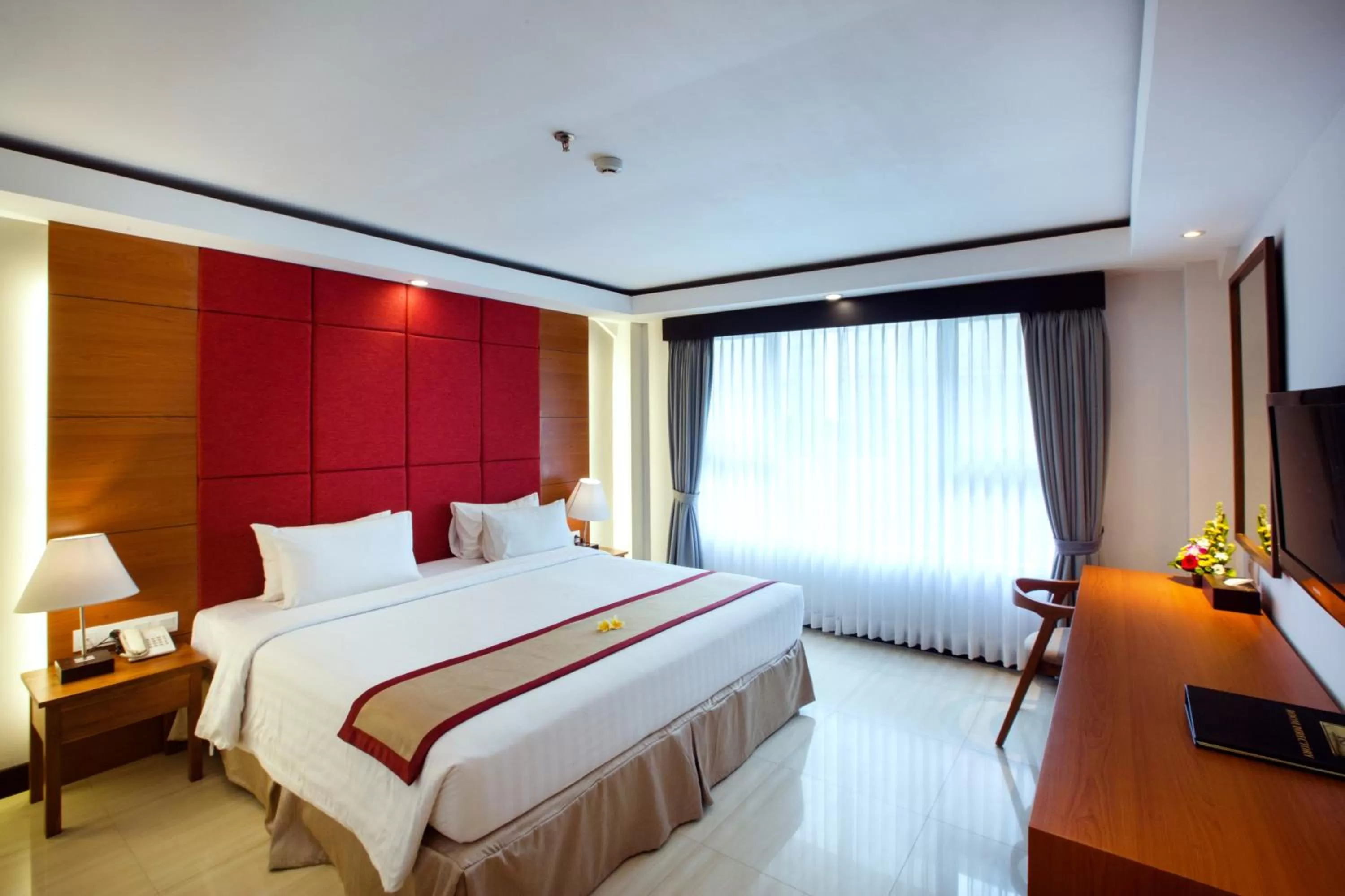 View (from property/room), Bed in Royal Regantris Kuta