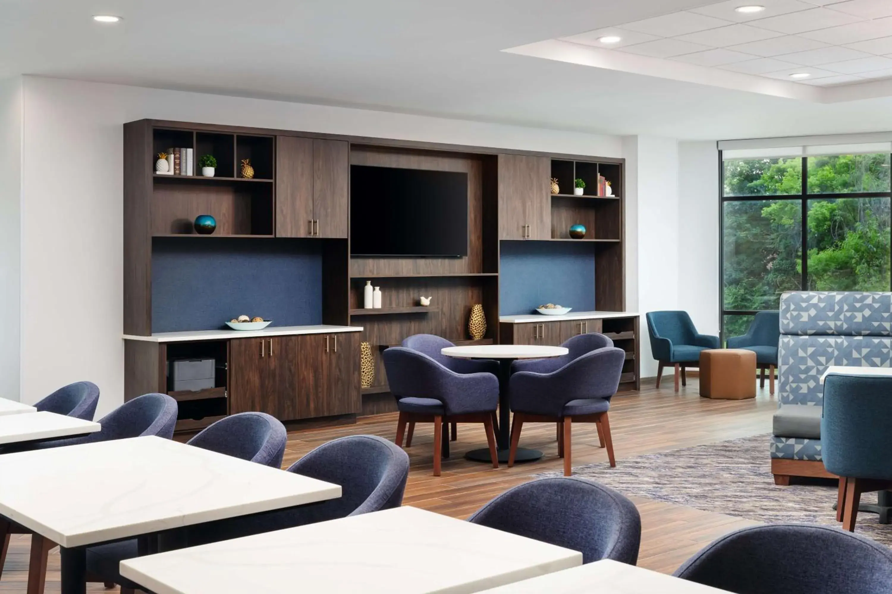 Lobby or reception, Seating Area in Hampton Inn Towson Downtown