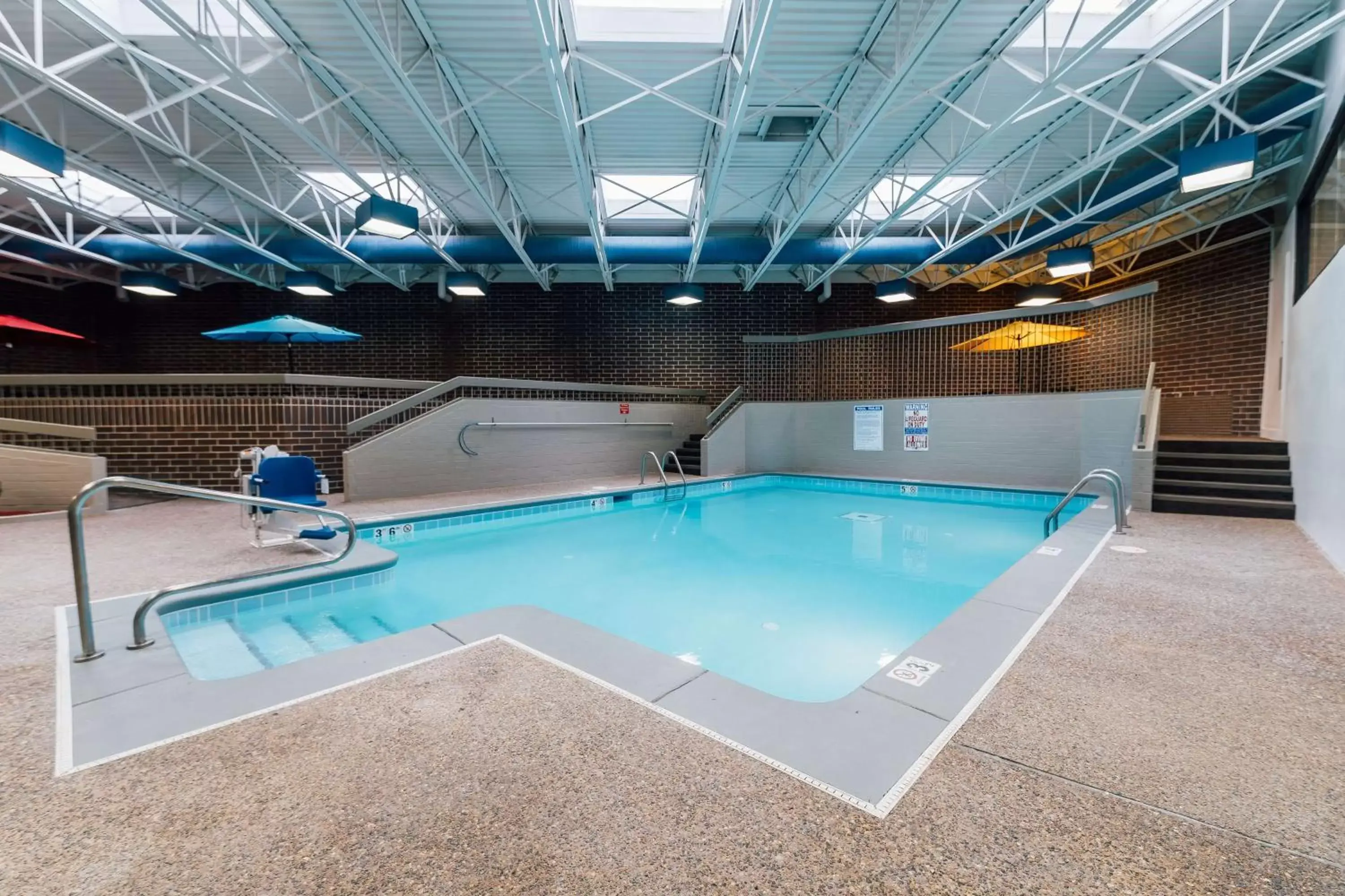 On site, Swimming Pool in Best Western Plus Executive Residency Waterloo & Cedar Falls