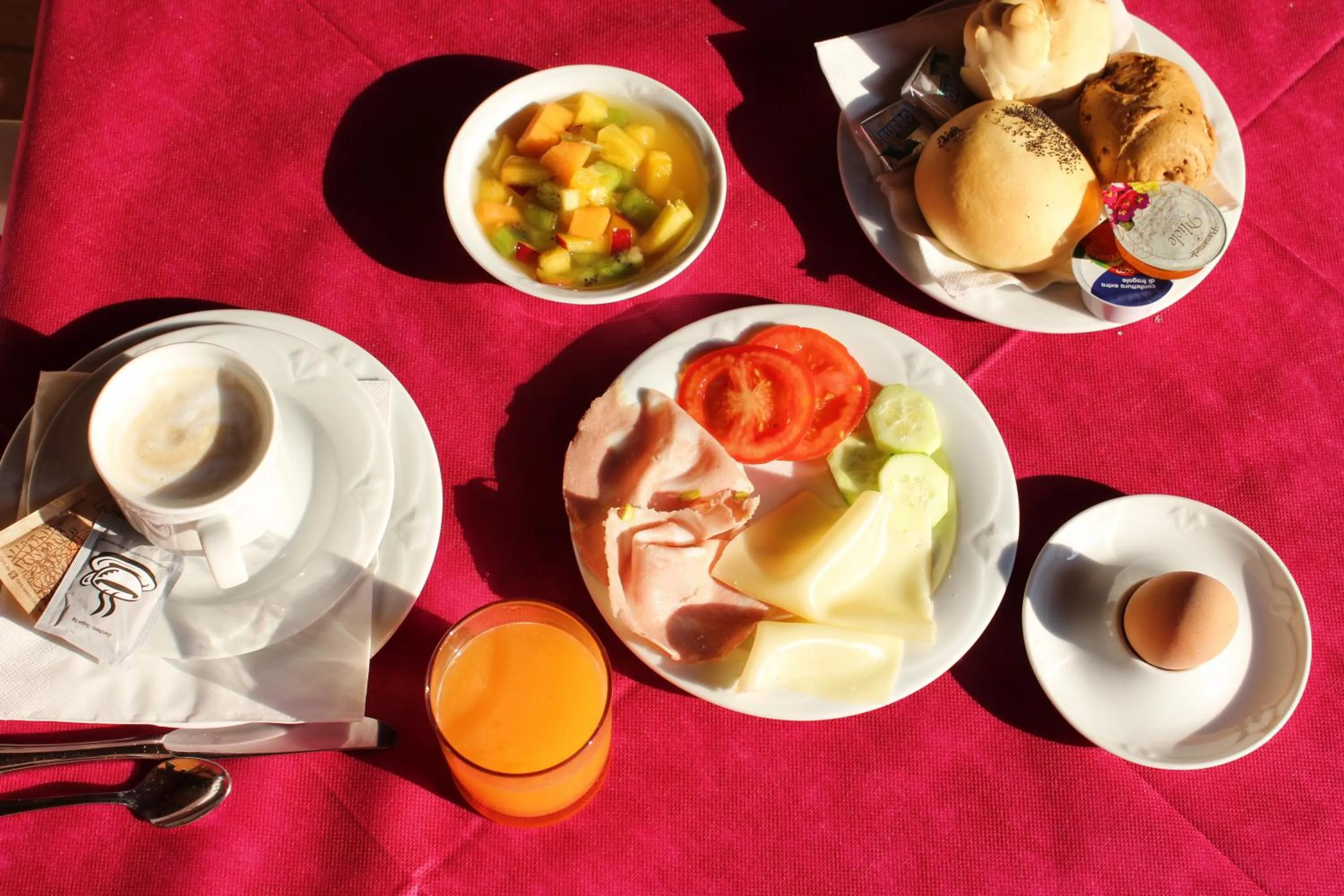 Breakfast in Garda Family House