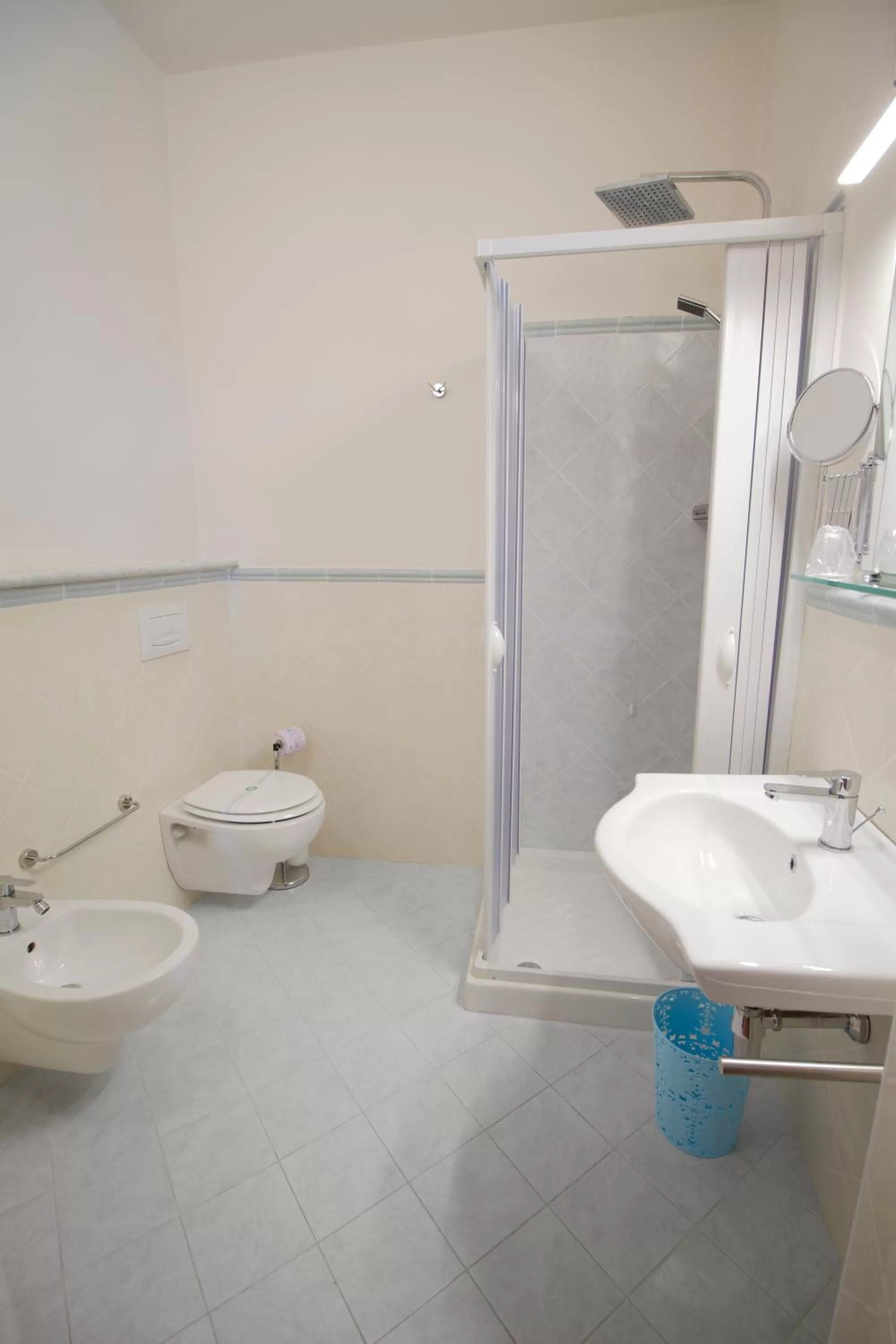 Shower in Guest House Capitan Libeccio