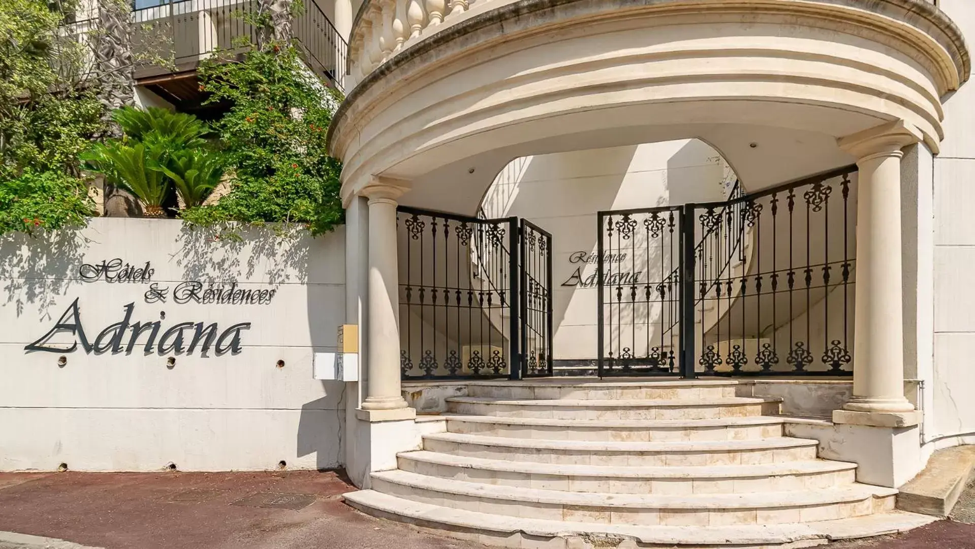 Facade/entrance in Vacancéole - Résidence Adriana