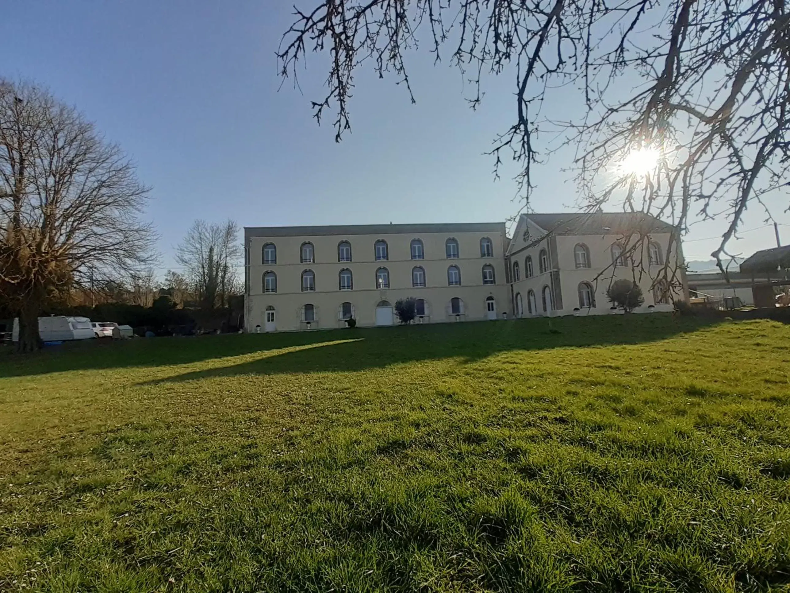 Property Building in CHAMBRES D'HOTES DANS DOMAINE DE CHARME A EPERNAY