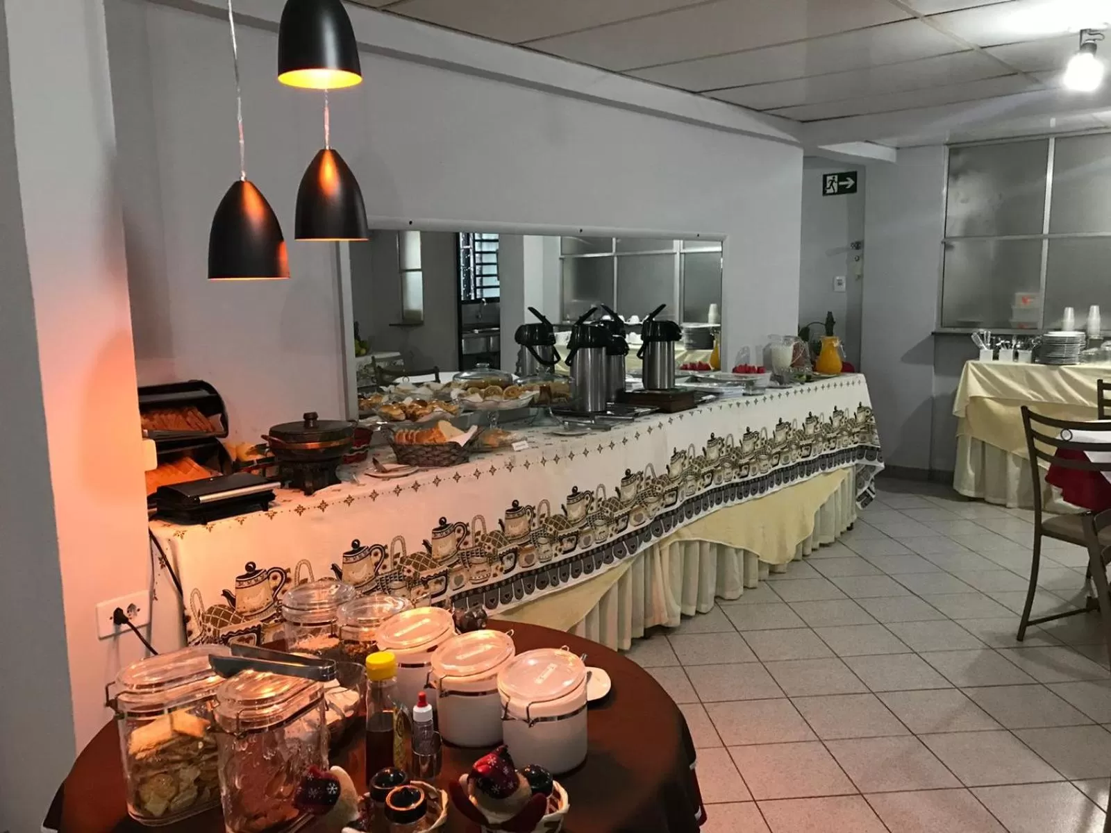 Breakfast, Restaurant/Places to Eat in Hotel Alfa de Bauru Ltda