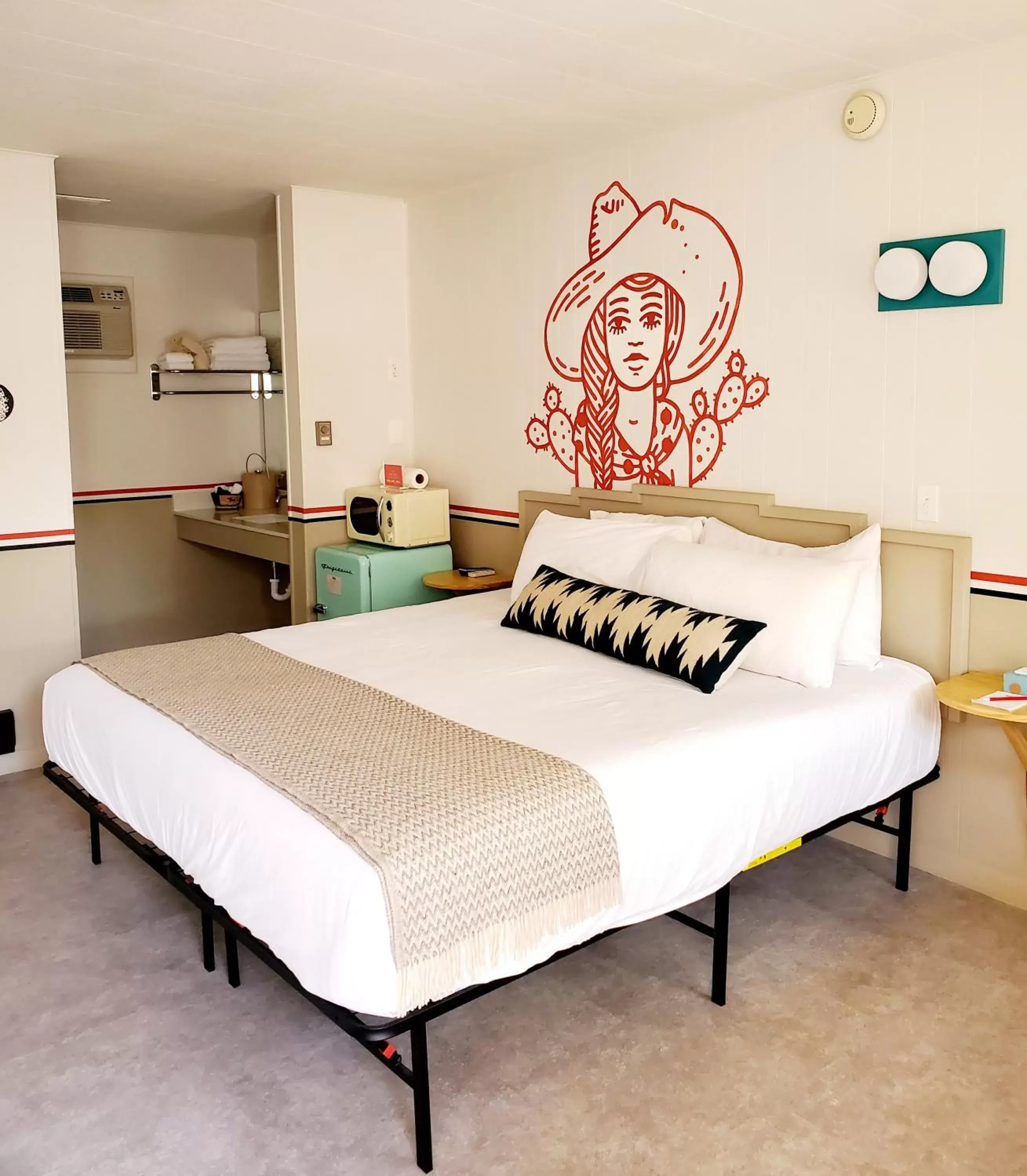 Bed in Mesa Verde Motel