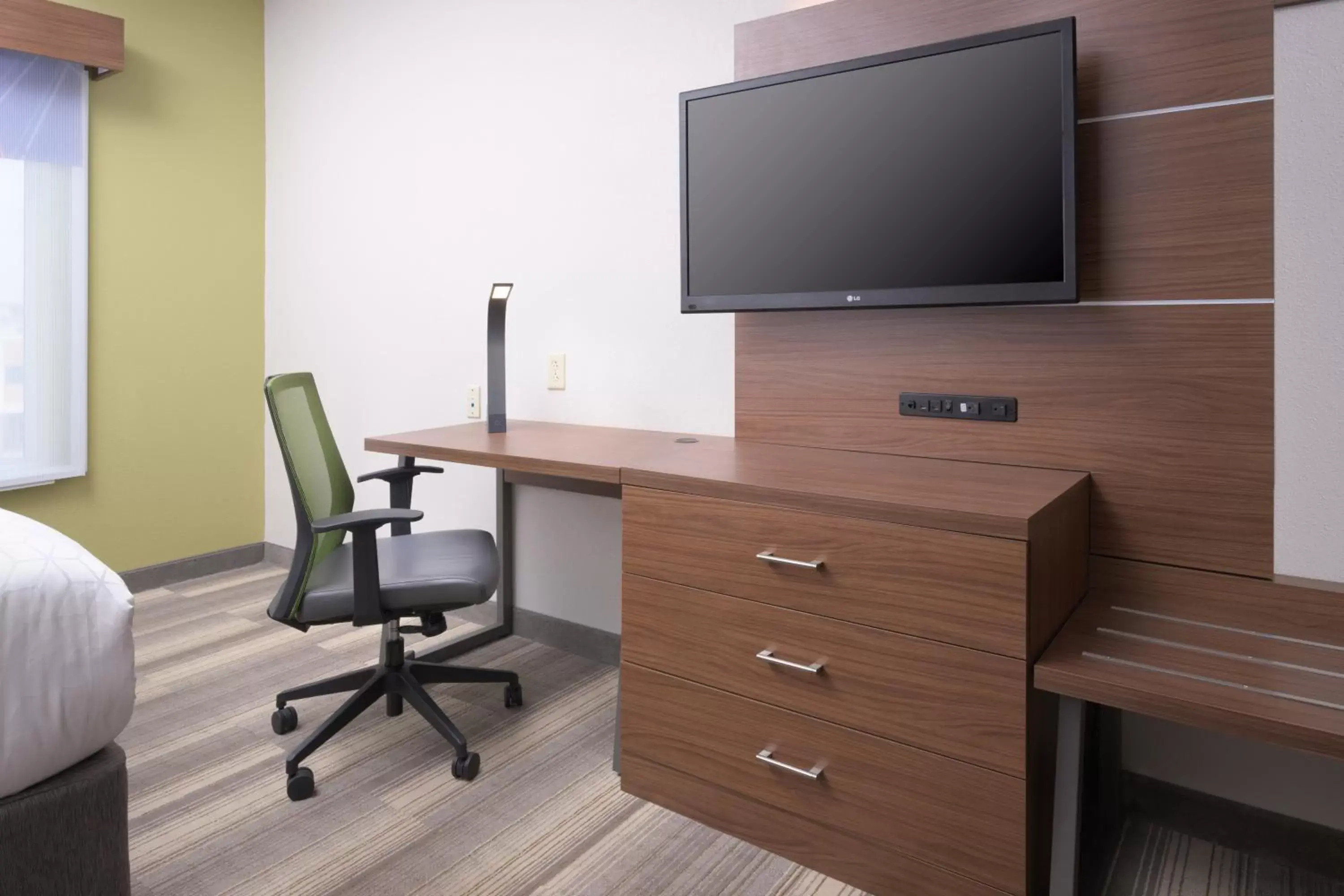 Photo of the whole room, TV/Entertainment Center in Holiday Inn Express Hotel & Suites Chattanooga Downtown, an IHG Hotel