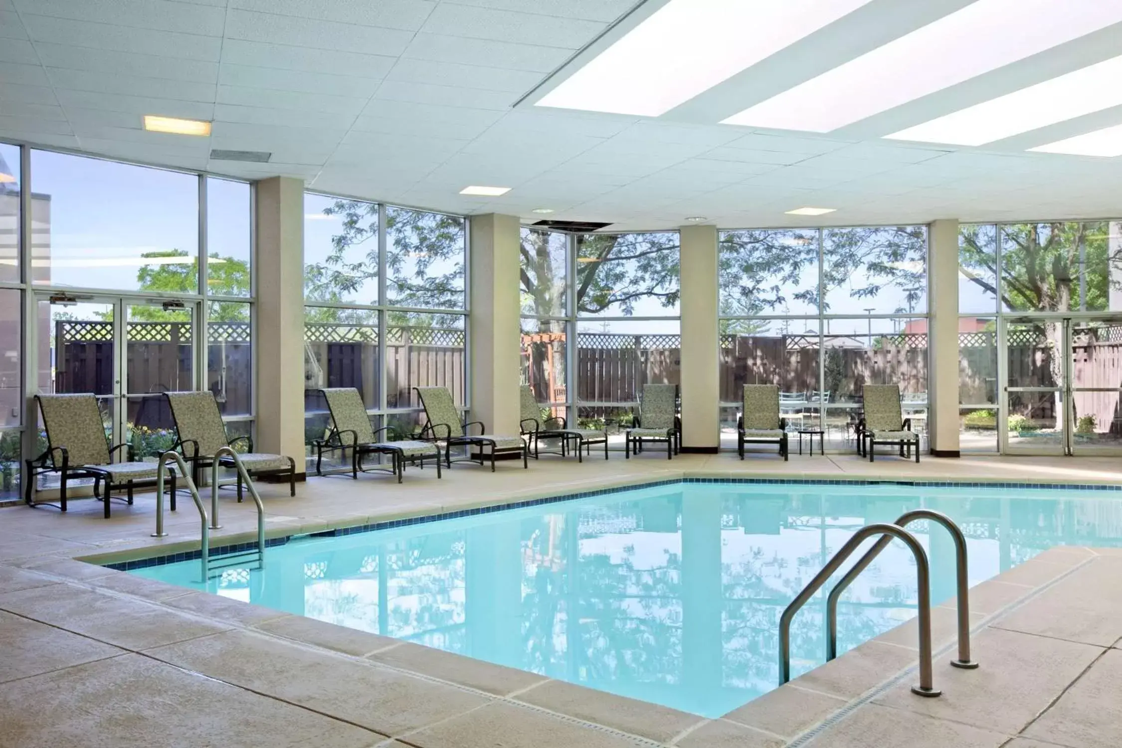 Pool view, Swimming Pool in Embassy Suites by Hilton St Louis Airport