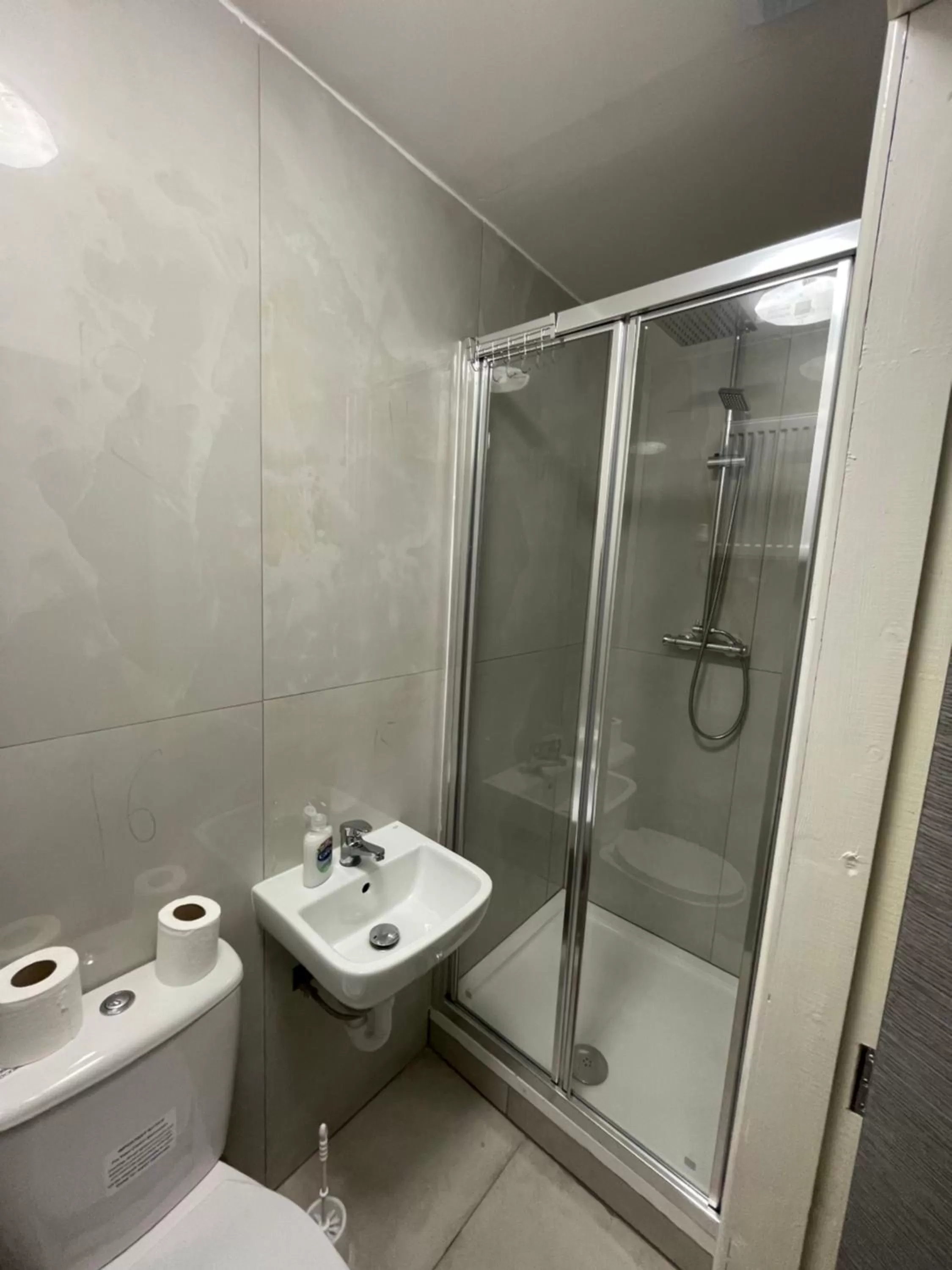 Shower in Tinapa Suites