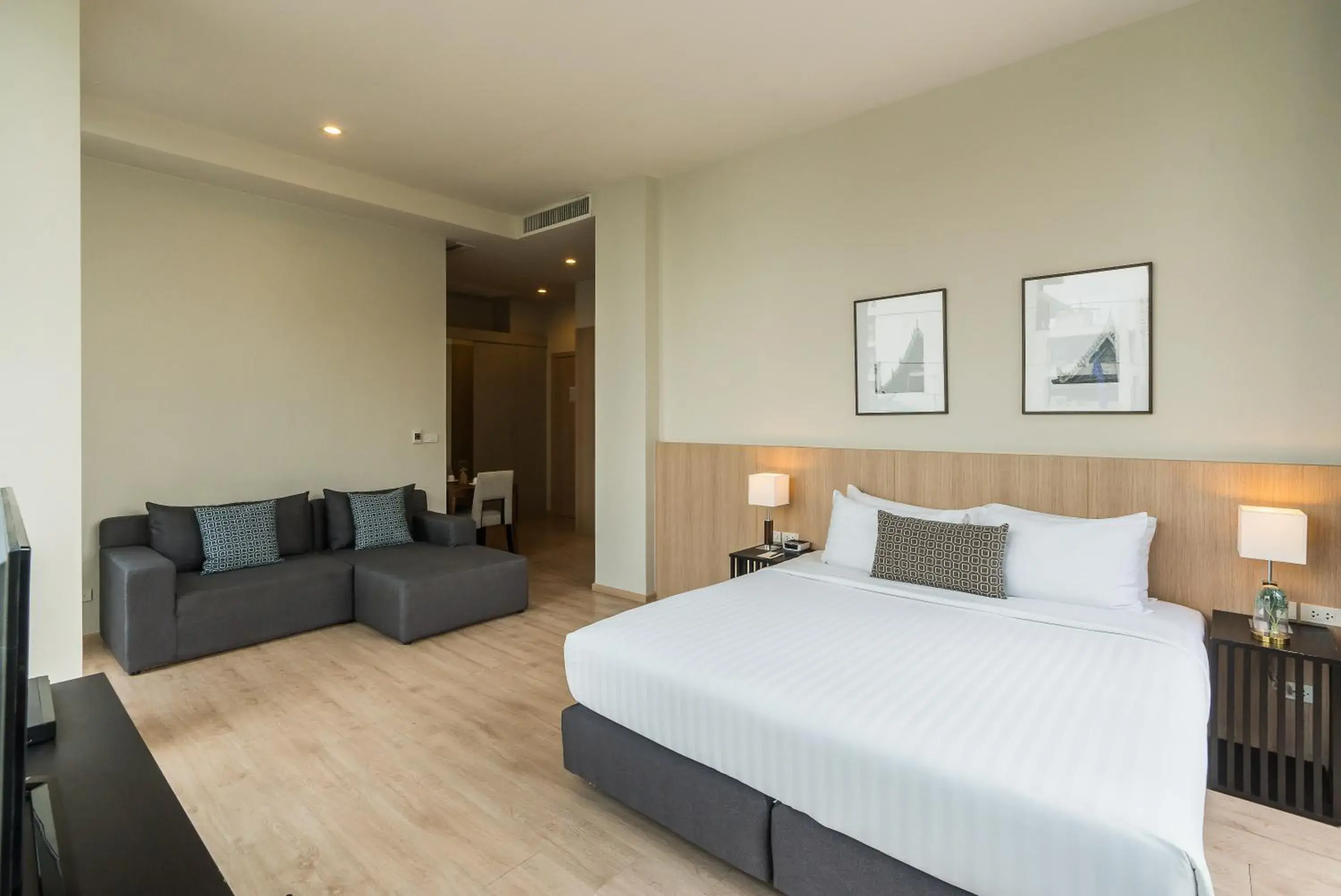 Bedroom, Bed in The Residence on Thonglor by UHG