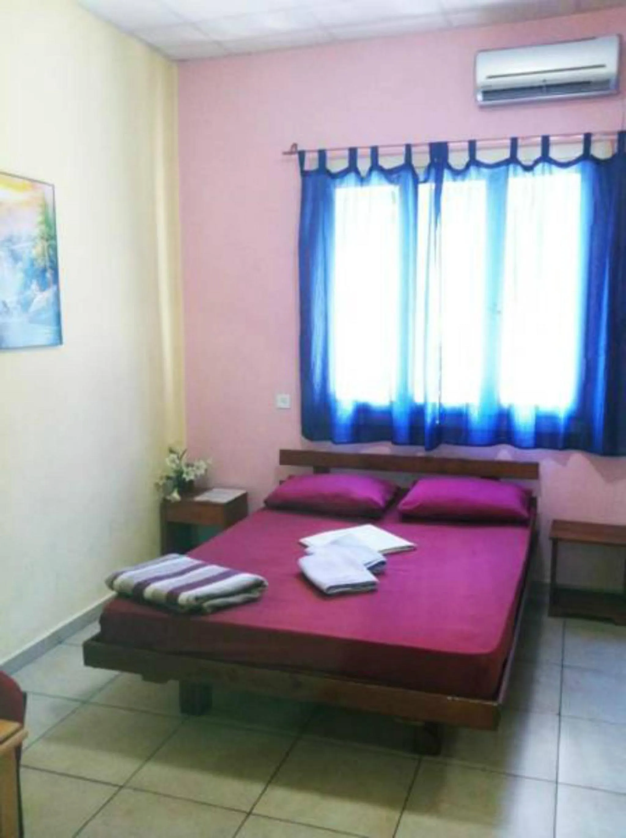 Photo of the whole room, Bed in Sky Hostel