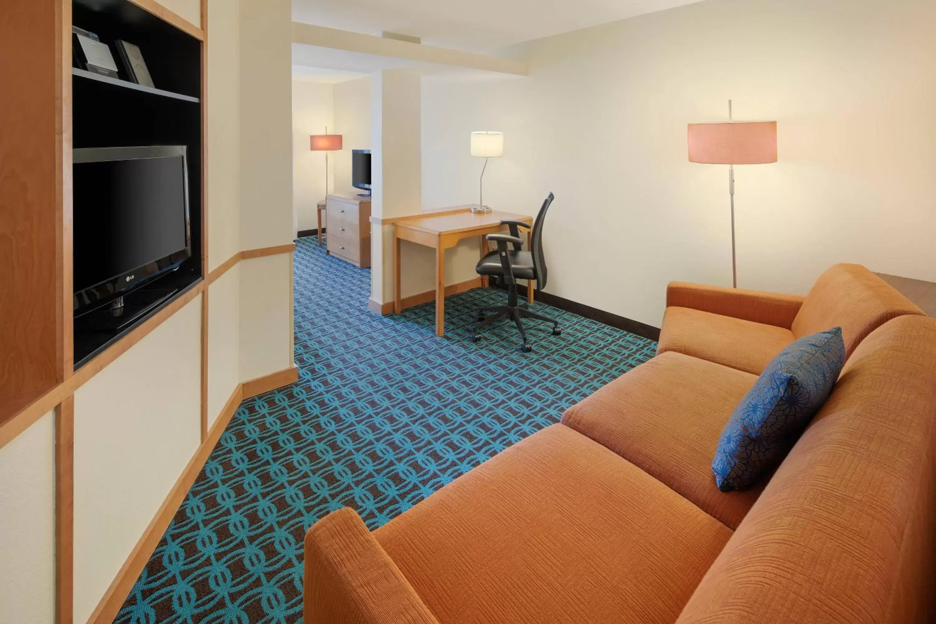 Photo of the whole room, Seating Area in Fairfield Inn & Suites Indianapolis Airport