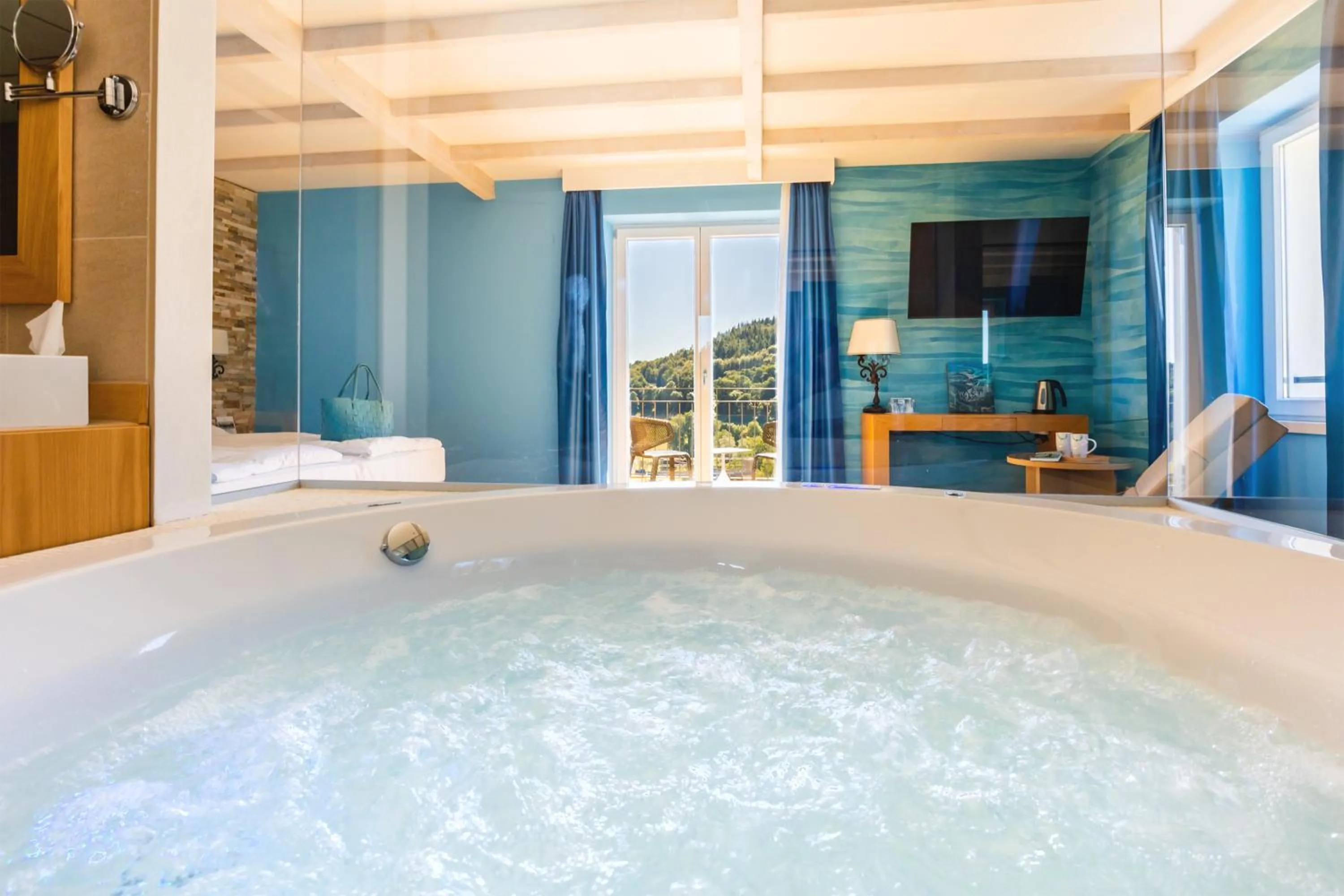 Deluxe Suite with Hot Tub - single occupancy in Kurhaus Cademario Hotel & SPA - Adults Only