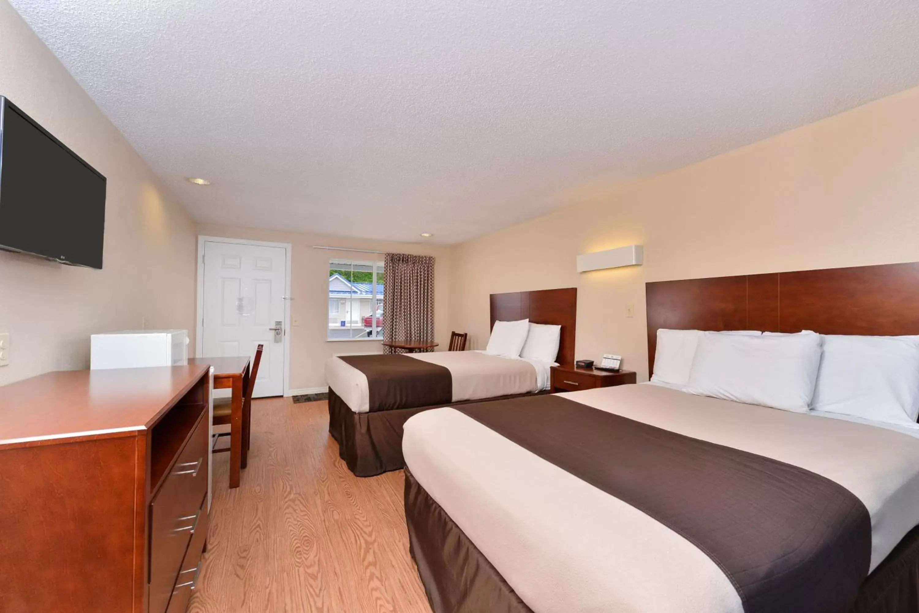 Double Room with Two Double Beds - Non-Smoking in Americas Best Value Inn-Saint Clairsville/Wheeling