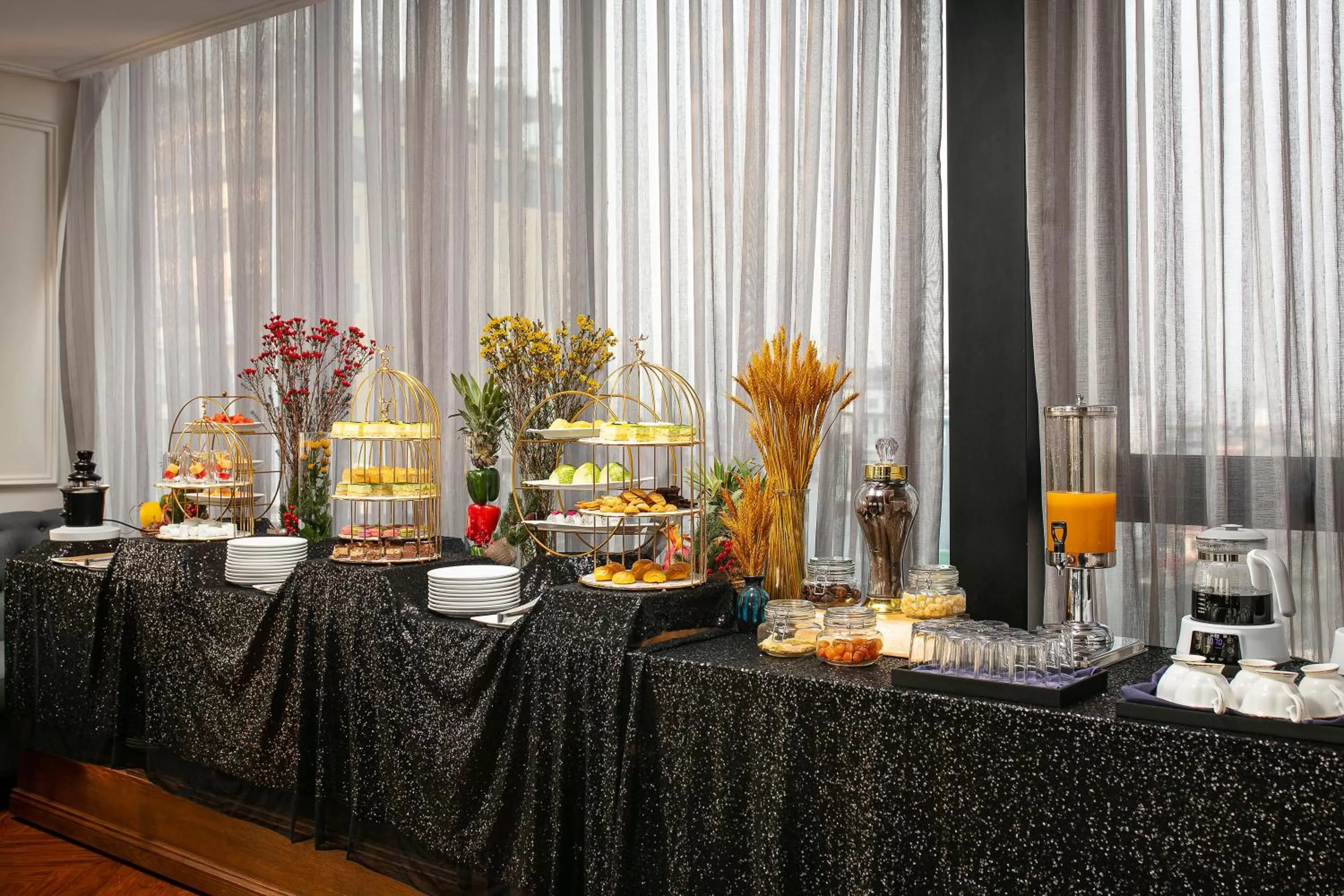 Restaurant/places to eat in San Grand Hotel & Spa