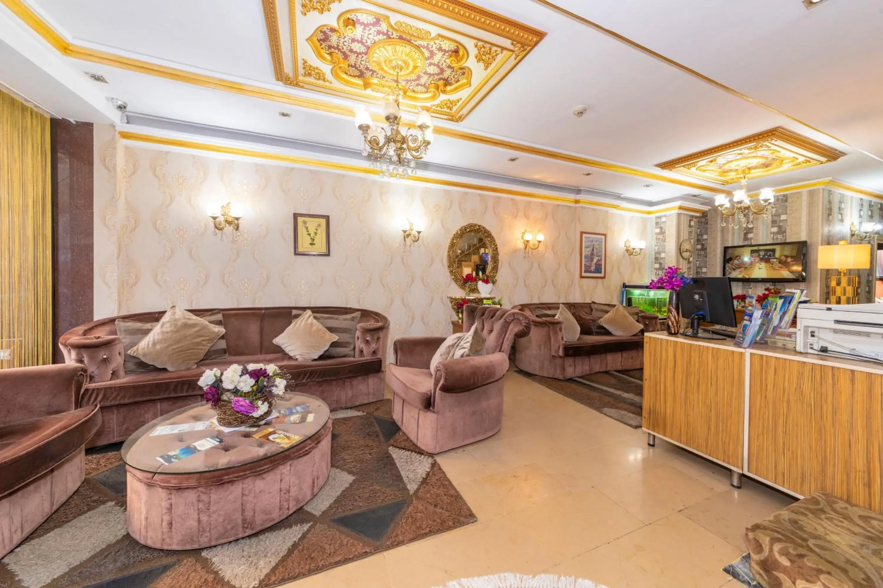 Property building, Lobby/Reception in Ista Palace Hotel