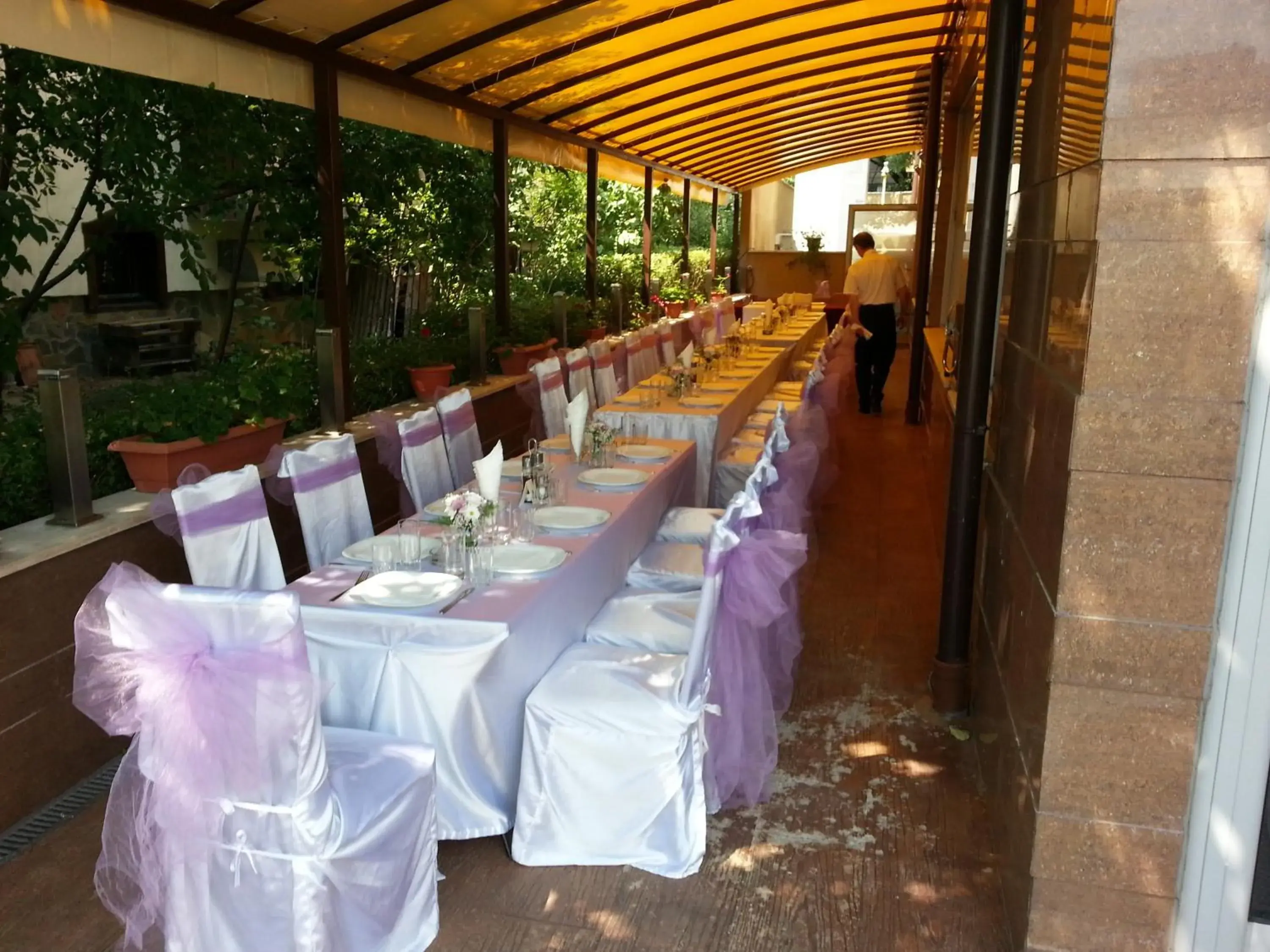 Restaurant/places to eat, Banquet Facilities in Elate Plaza Hotel