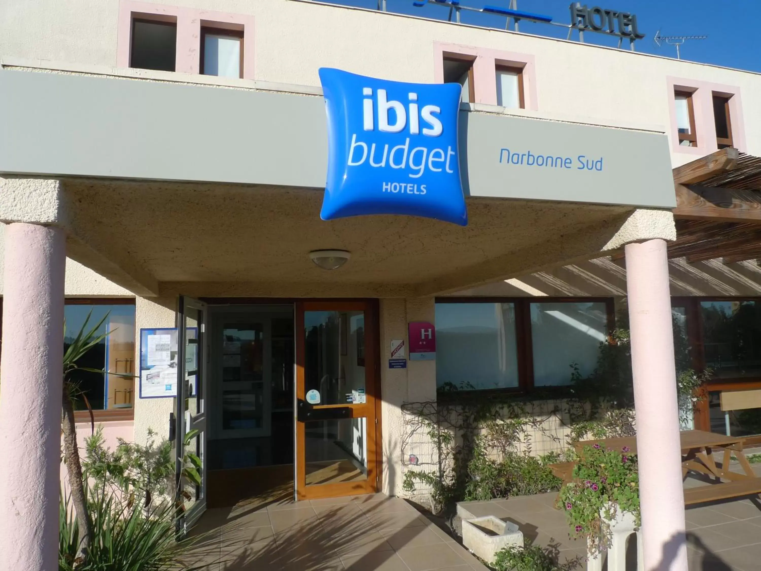 Facade/entrance in ibis budget Narbonne Sud A9/A61